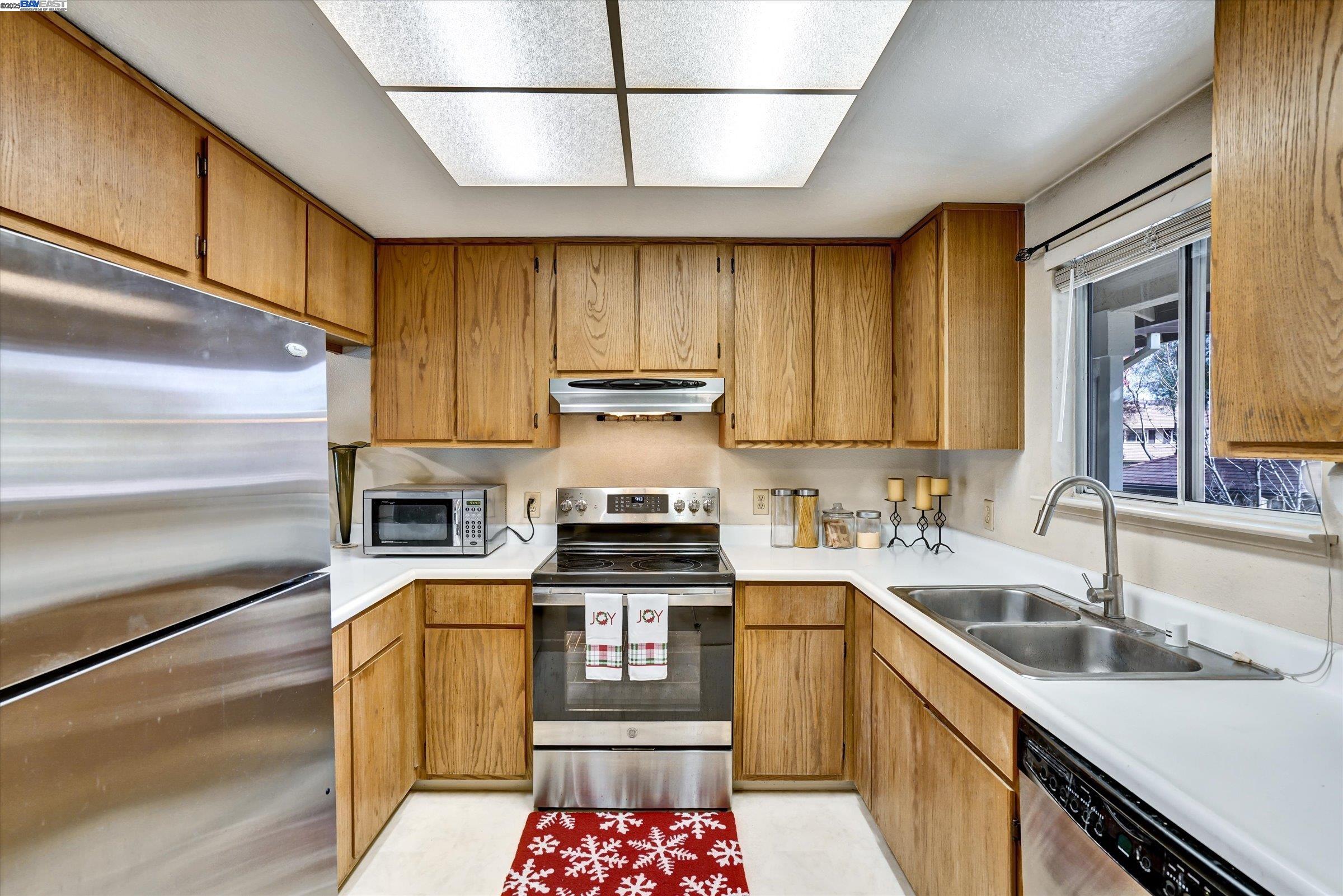 1446 Chateau Cmn # 208