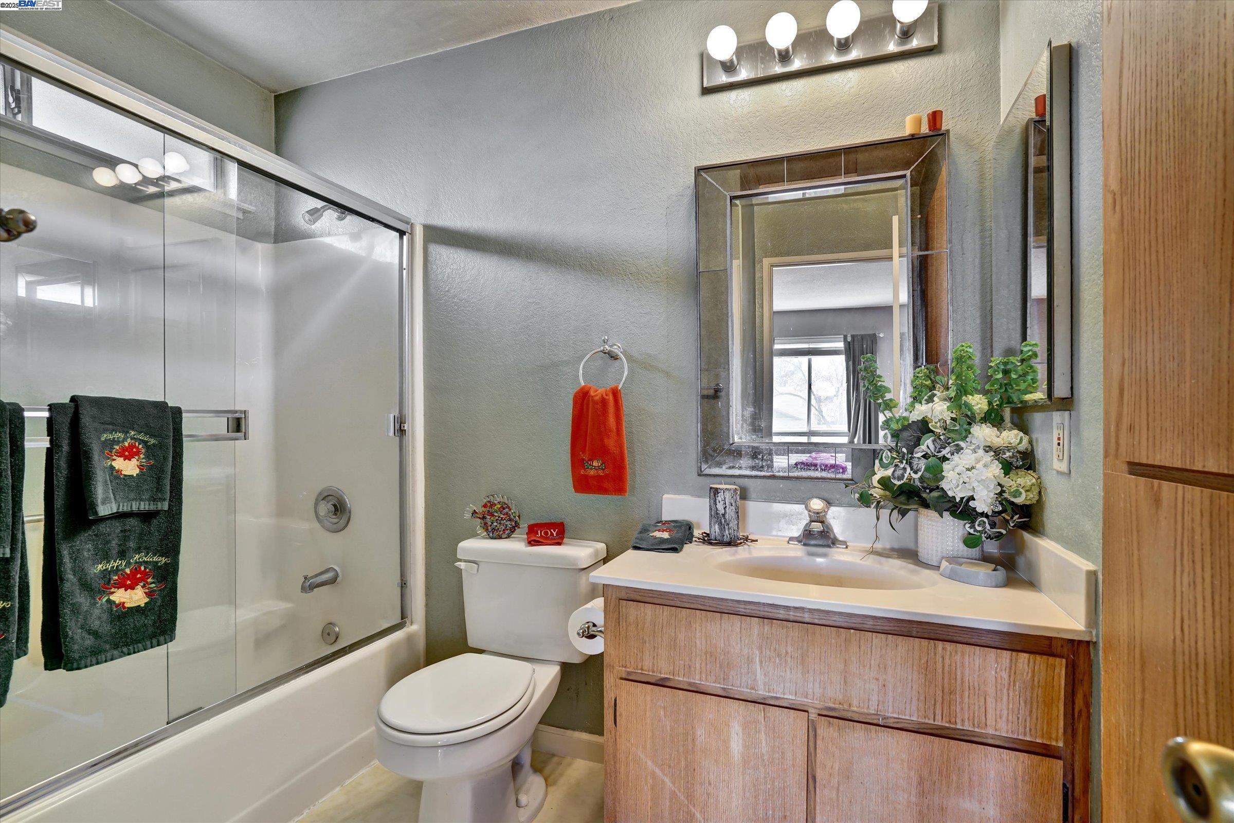 1446 Chateau Cmn # 208