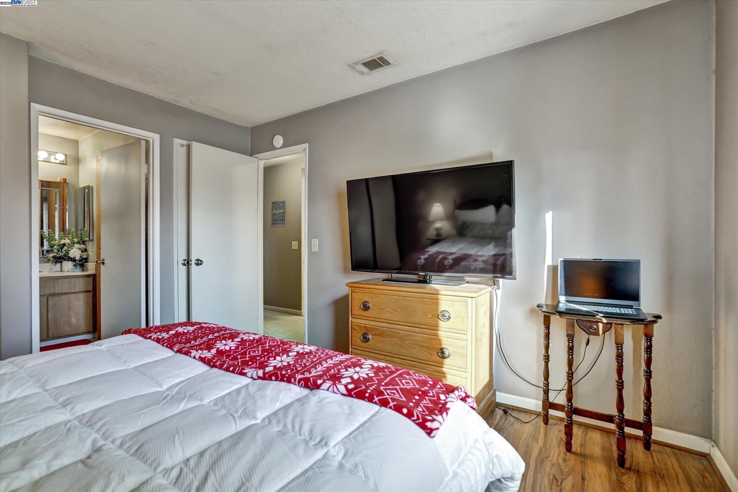 1446 Chateau Cmn # 208