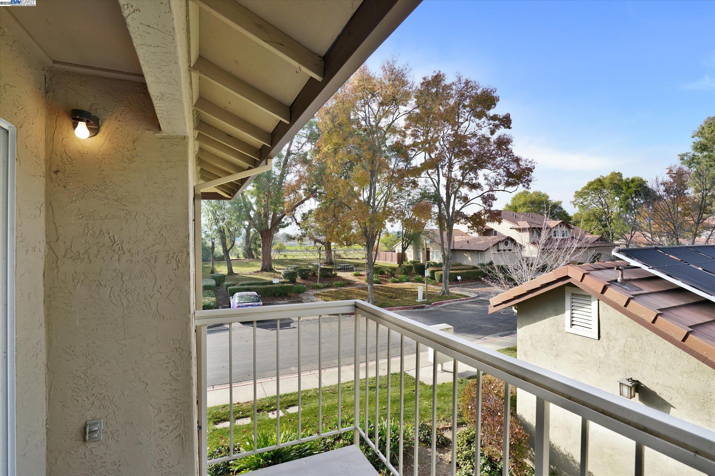 1446 Chateau Cmn # 208