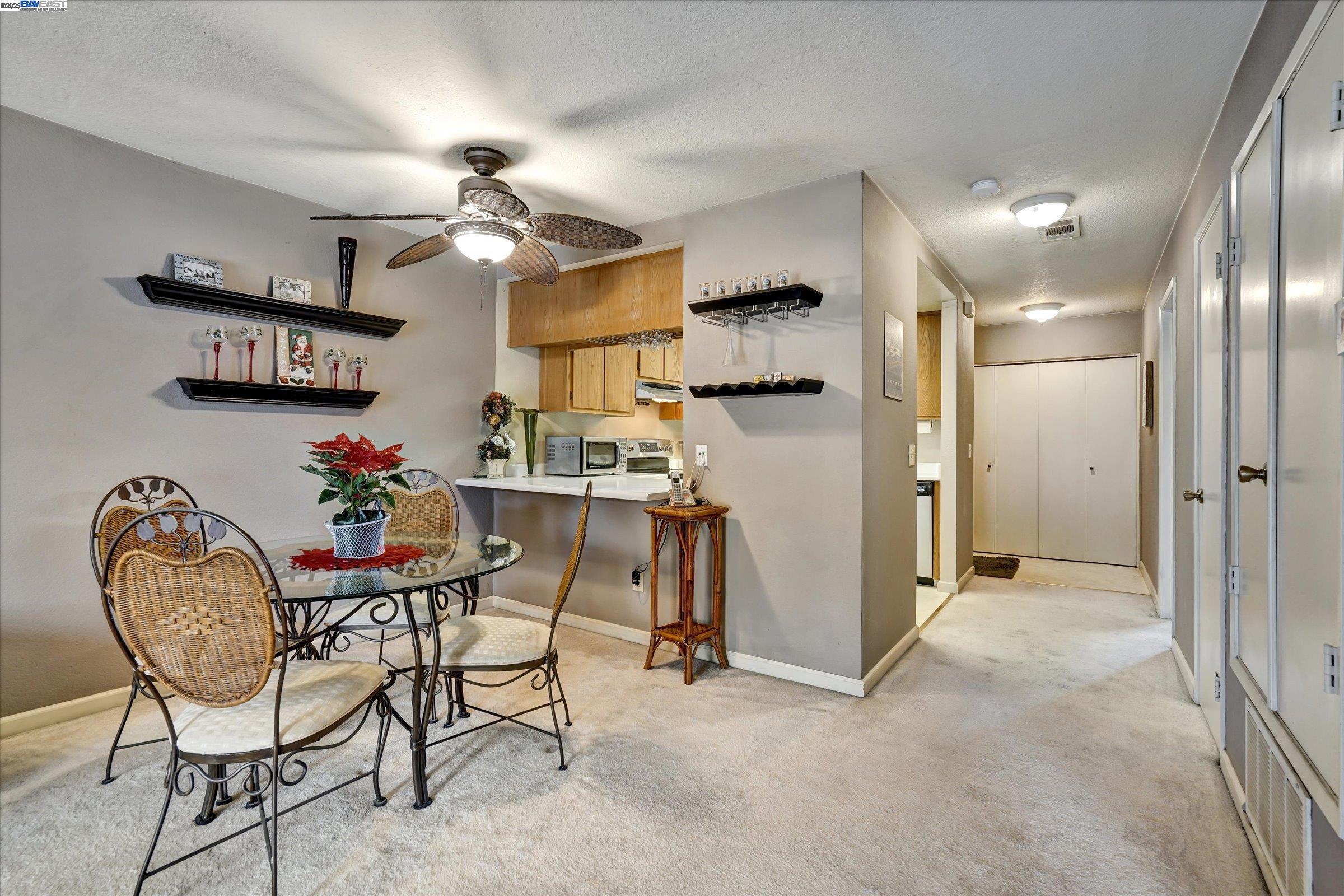 1446 Chateau Cmn # 208