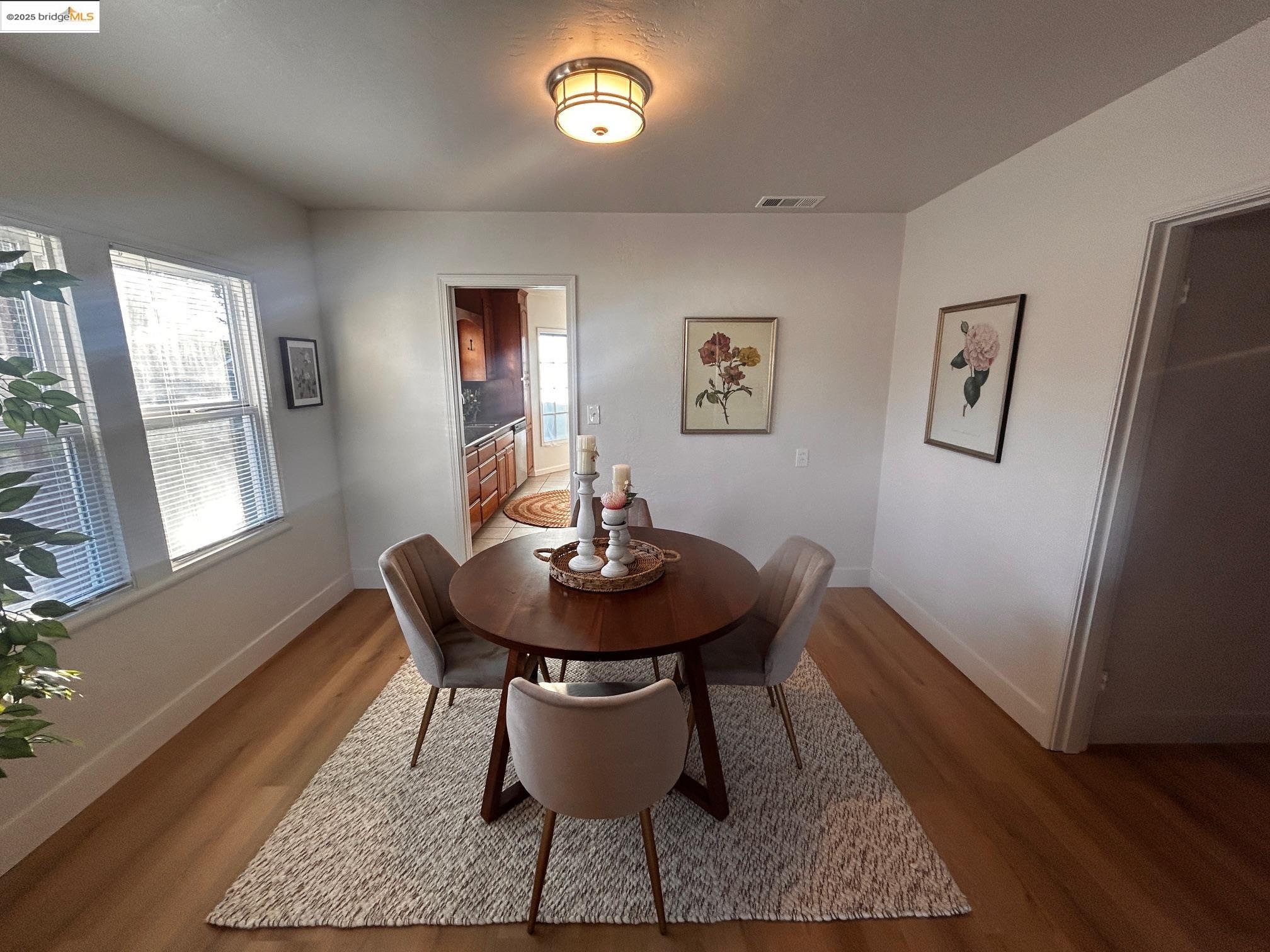 869 Lassen st