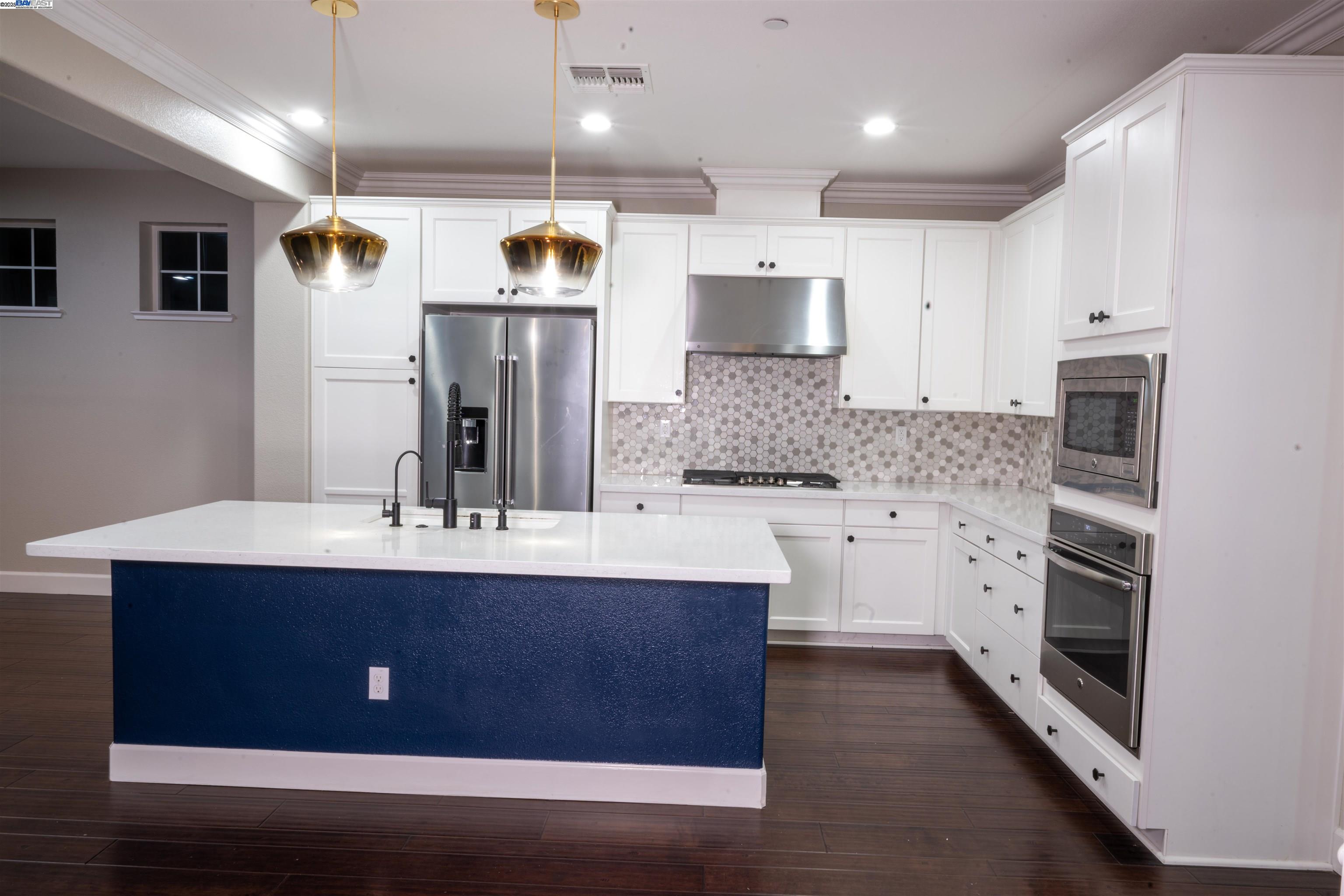 7212 MOUNT VEEDER ROAD