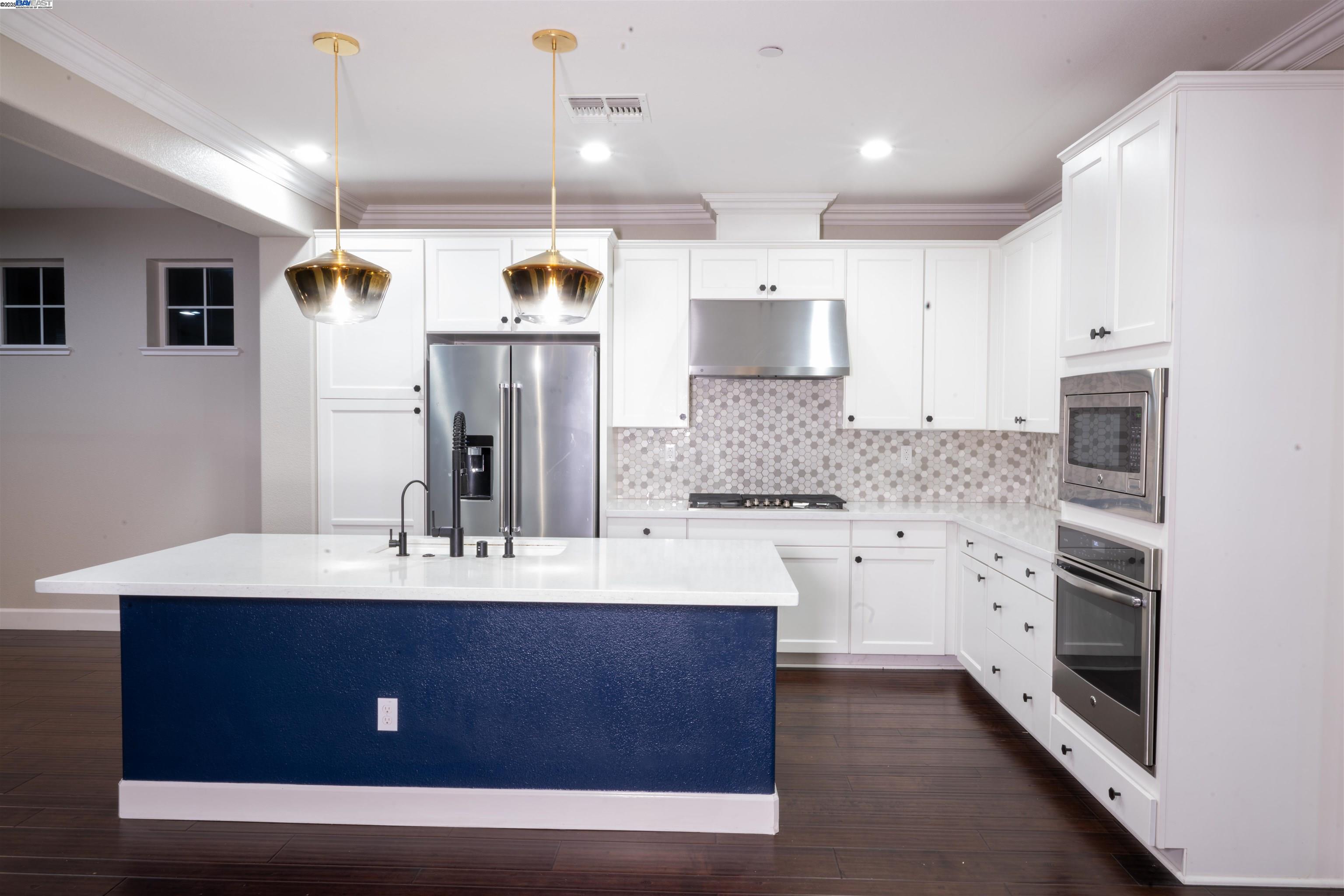 7212 MOUNT VEEDER ROAD