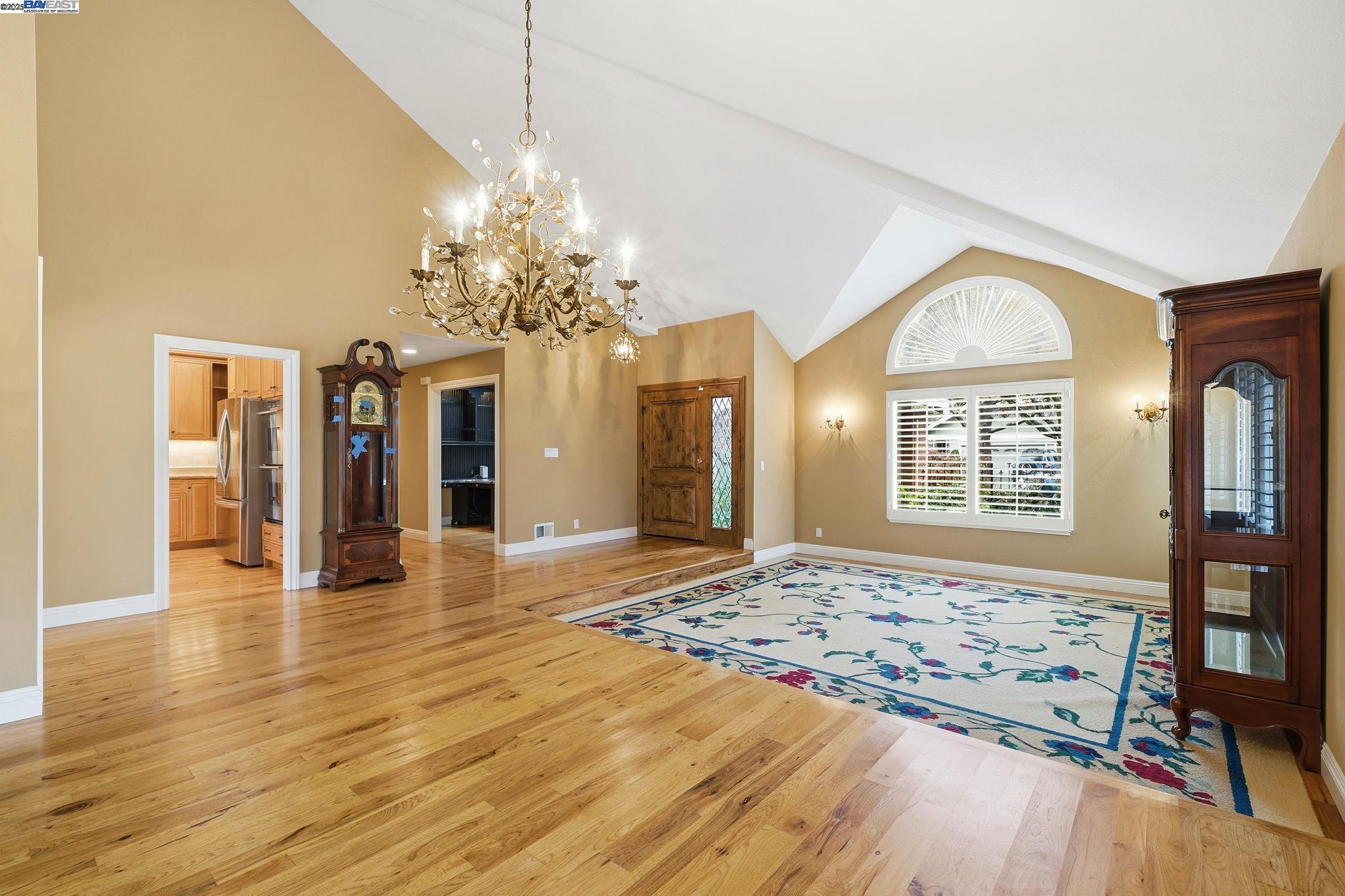 66 Oakridge Ct
