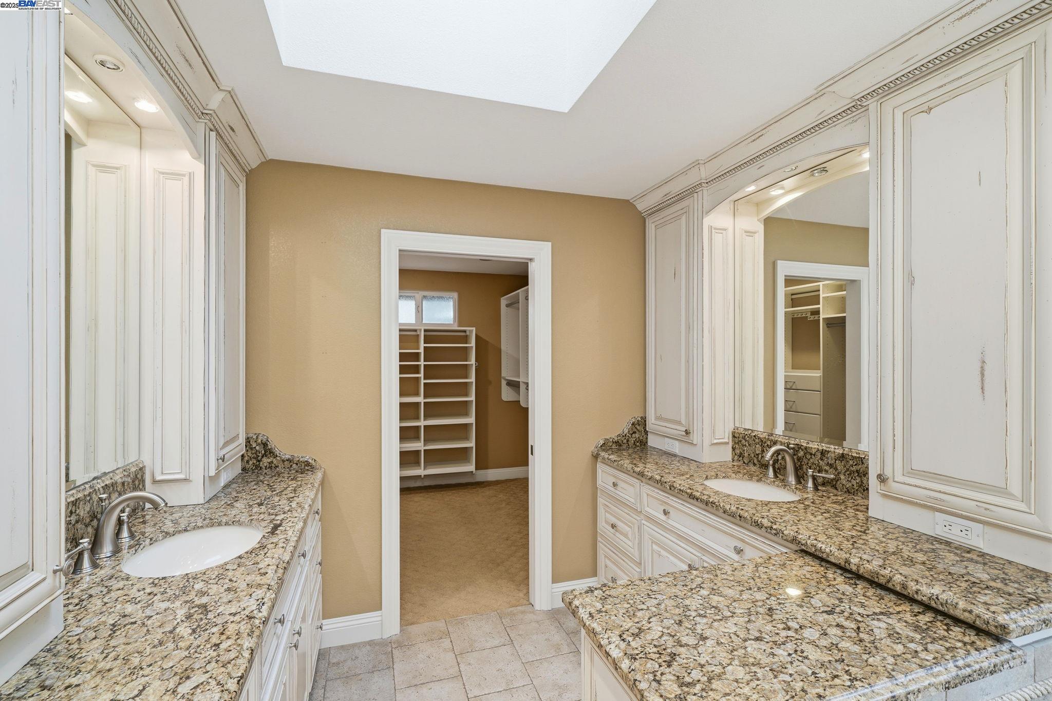 66 Oakridge Ct