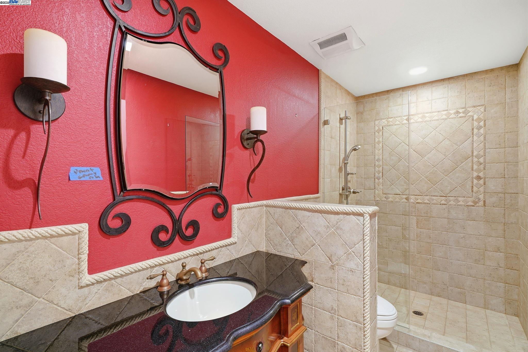 66 Oakridge Ct