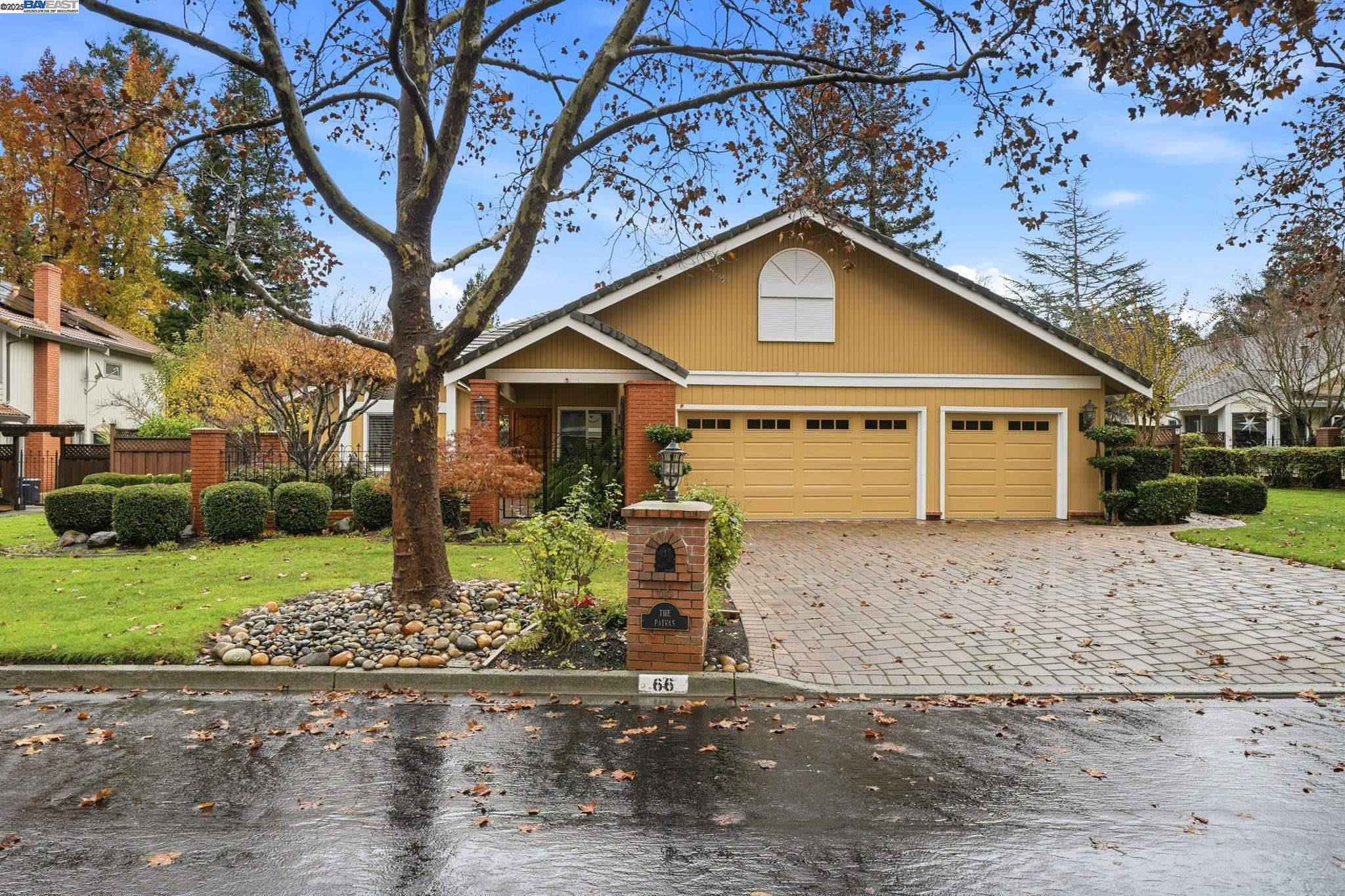 66 Oakridge Ct