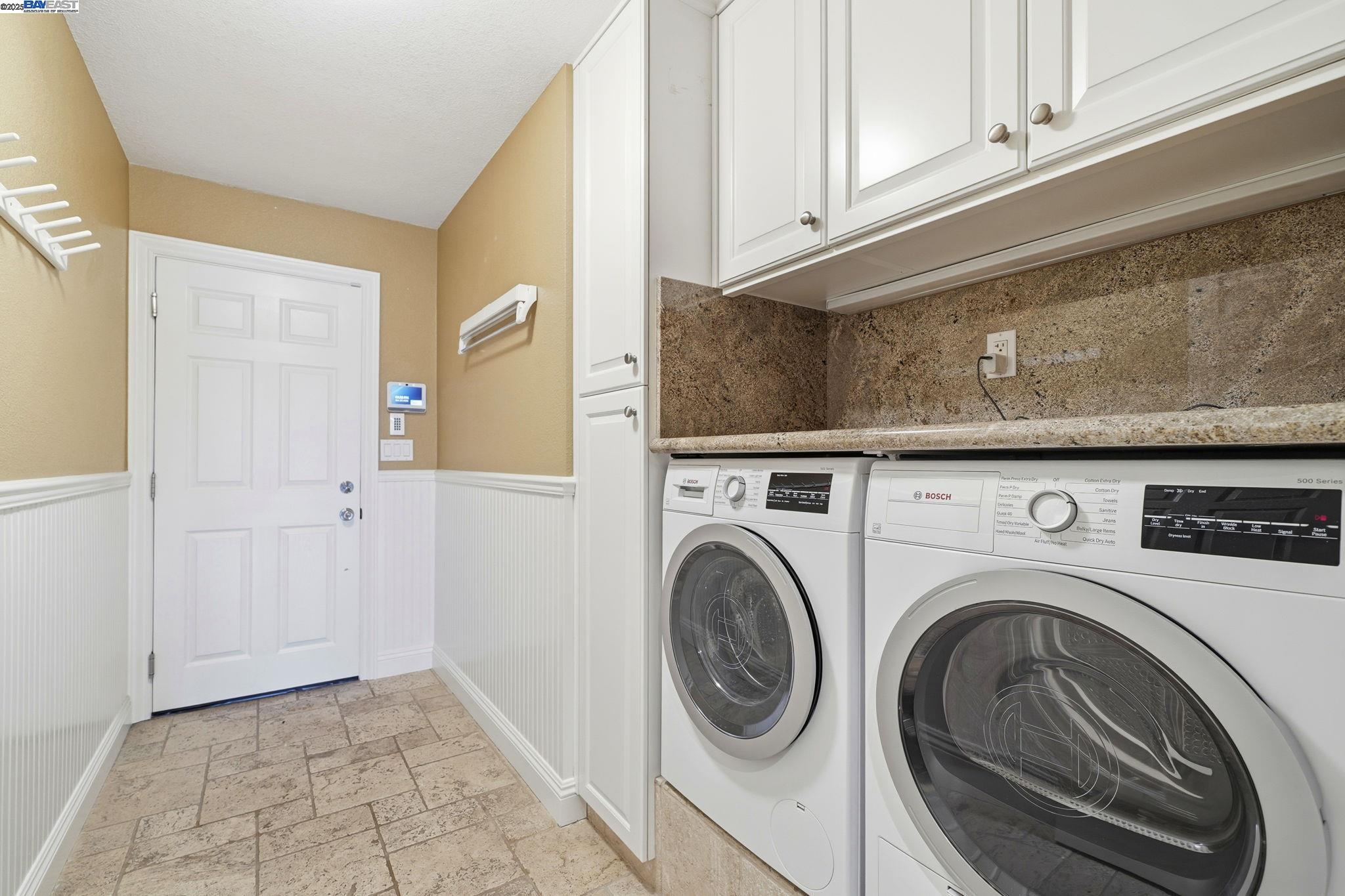 66 Oakridge Ct