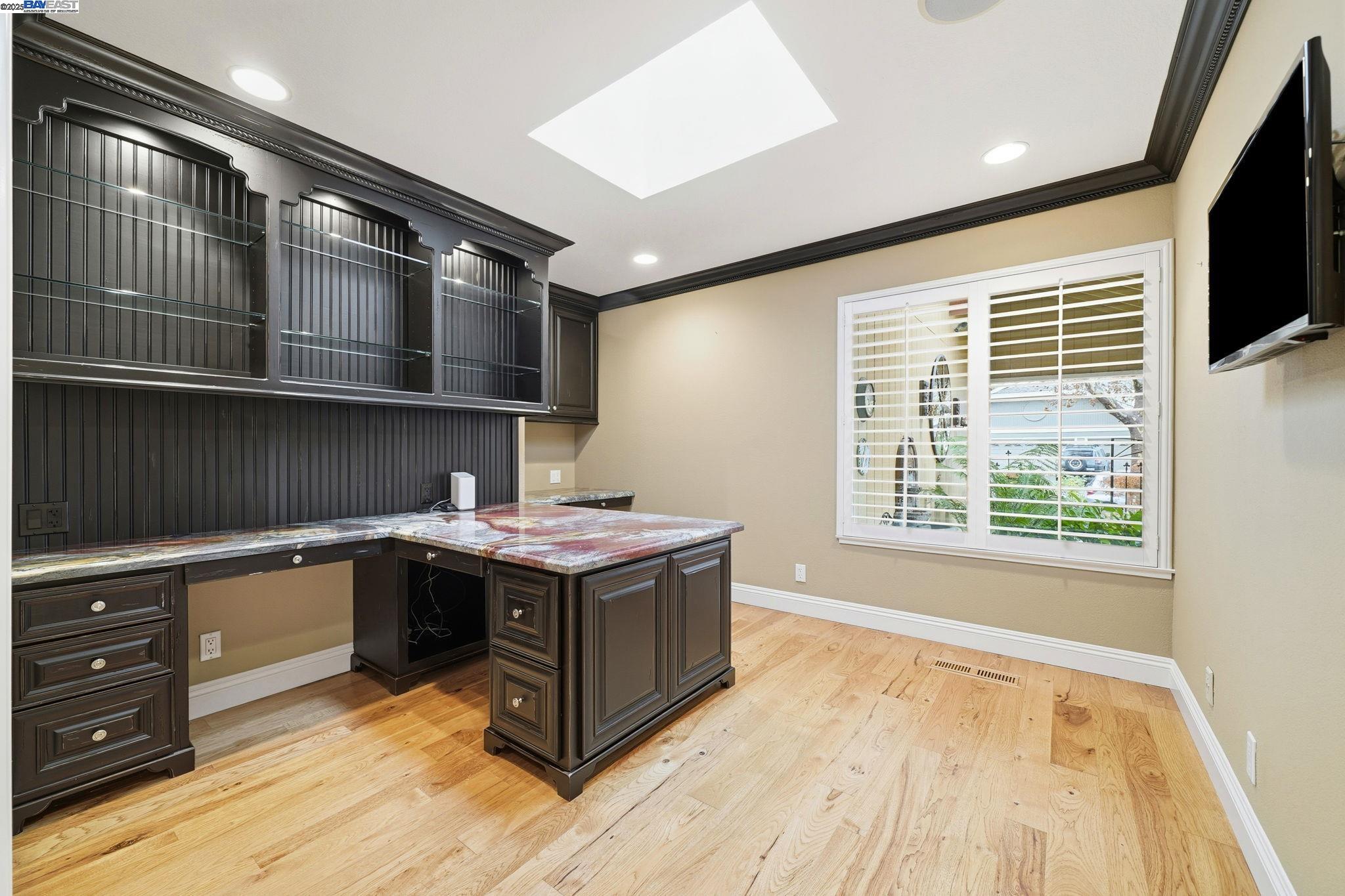 66 Oakridge Ct