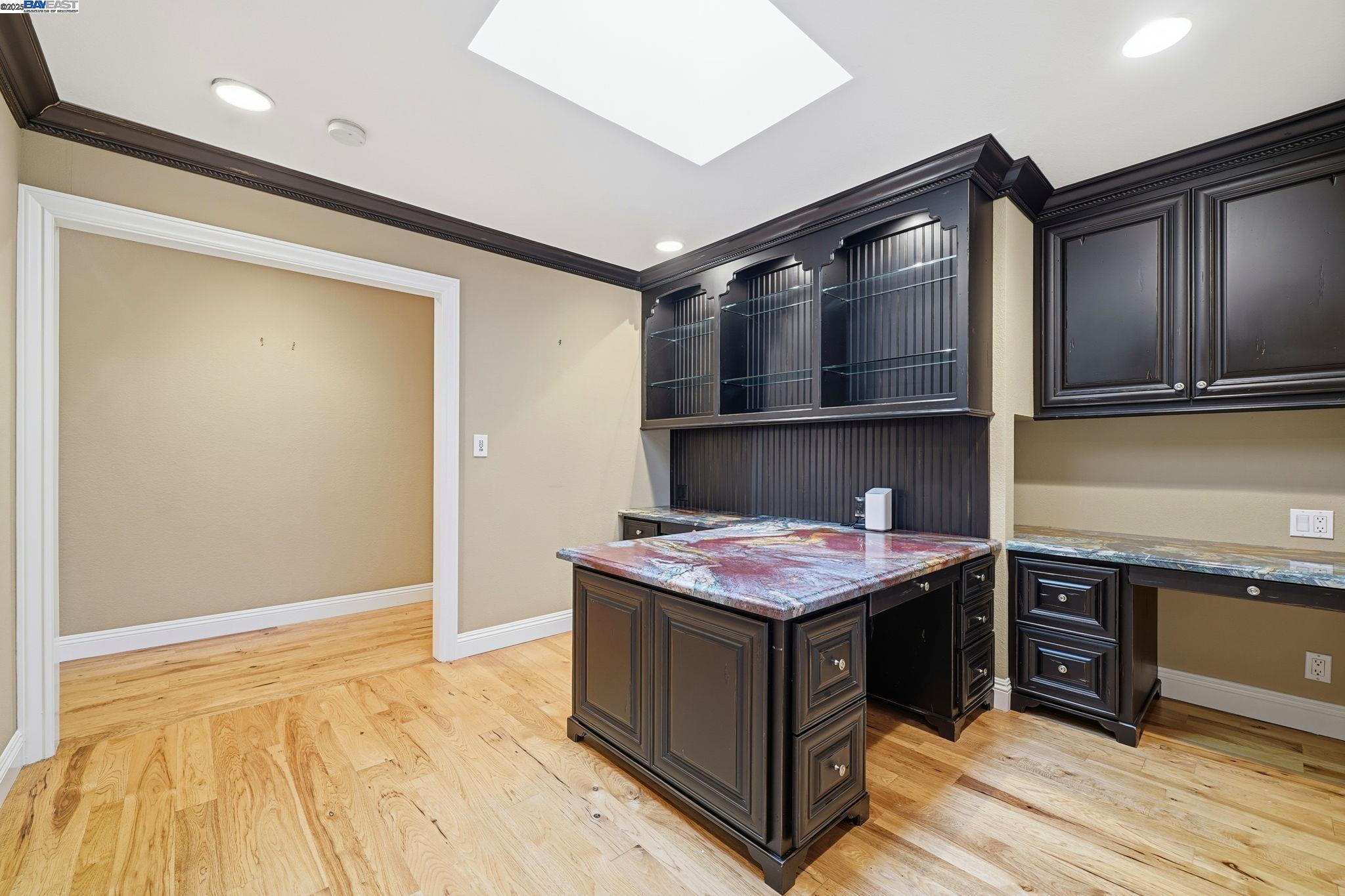 66 Oakridge Ct