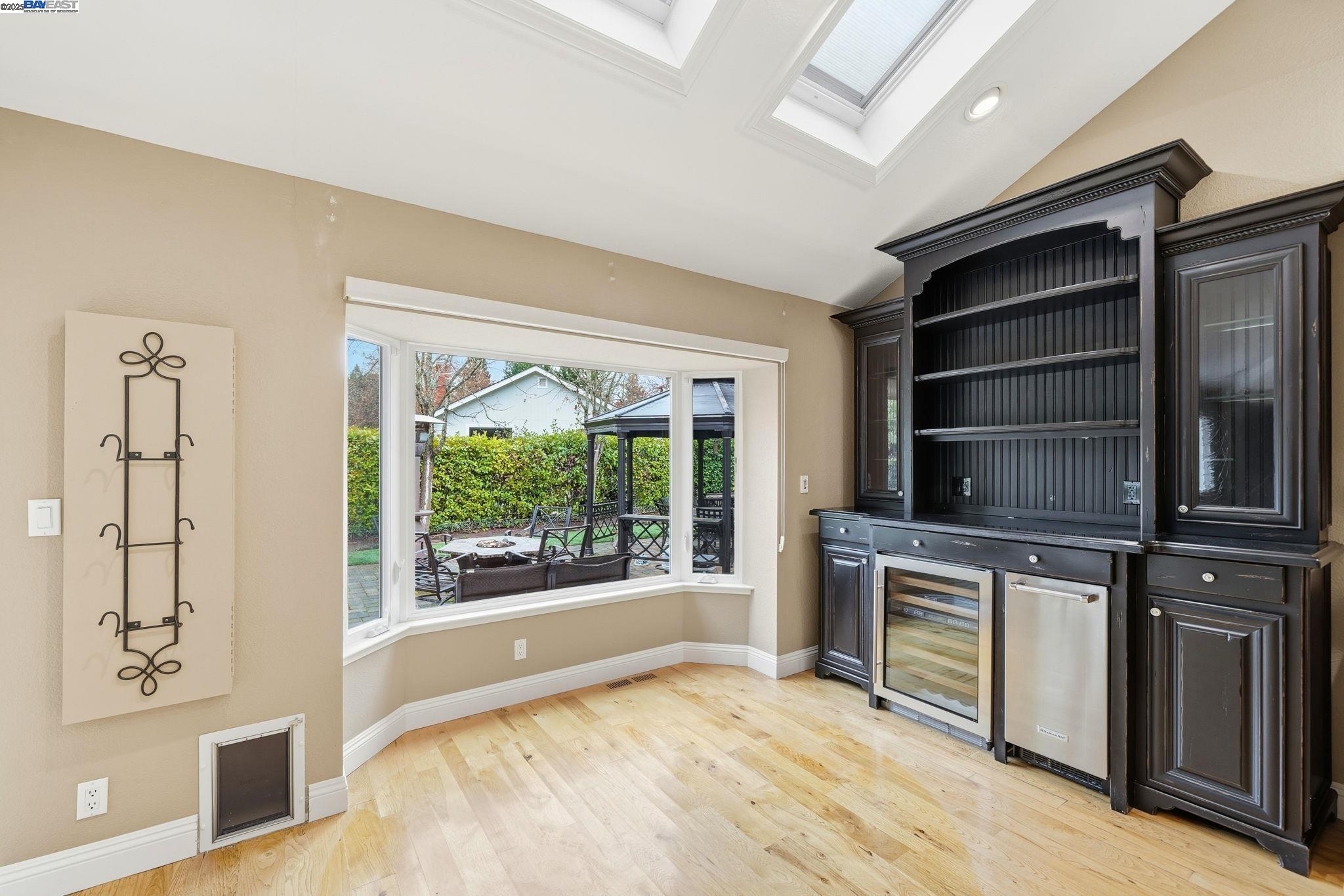 66 Oakridge Ct