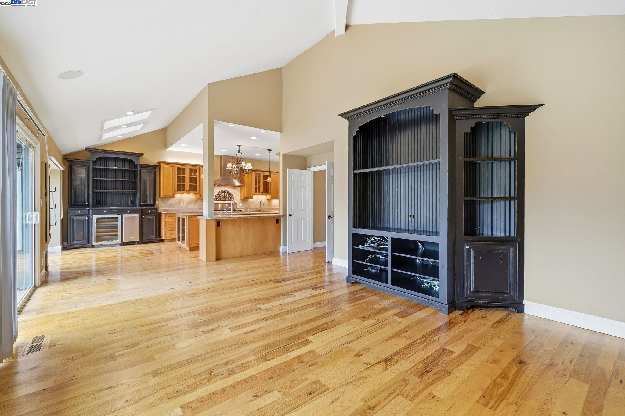 66 Oakridge Ct