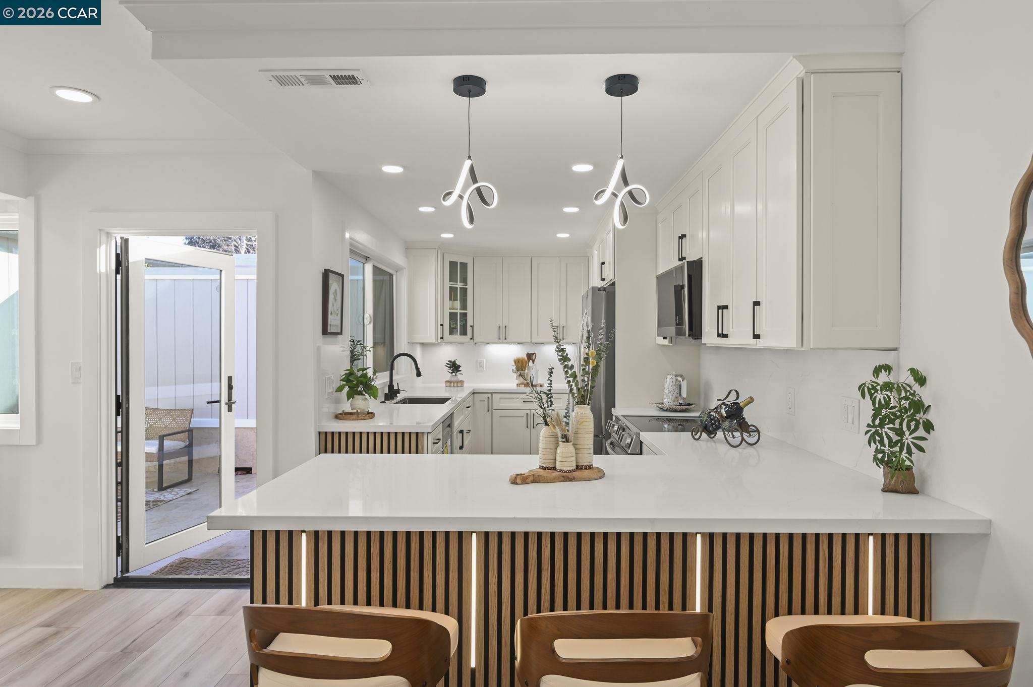 1129 Leisure Lane APT 4