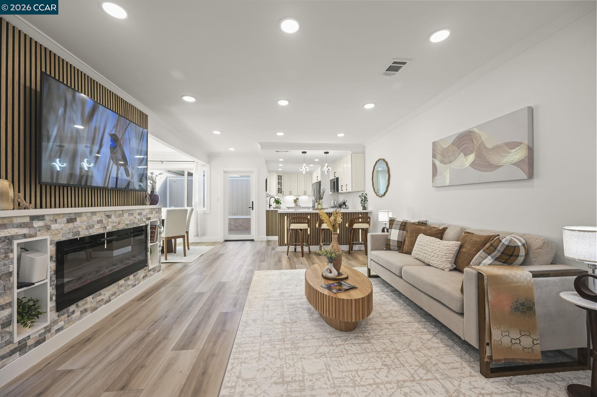 1129 Leisure Lane APT 4