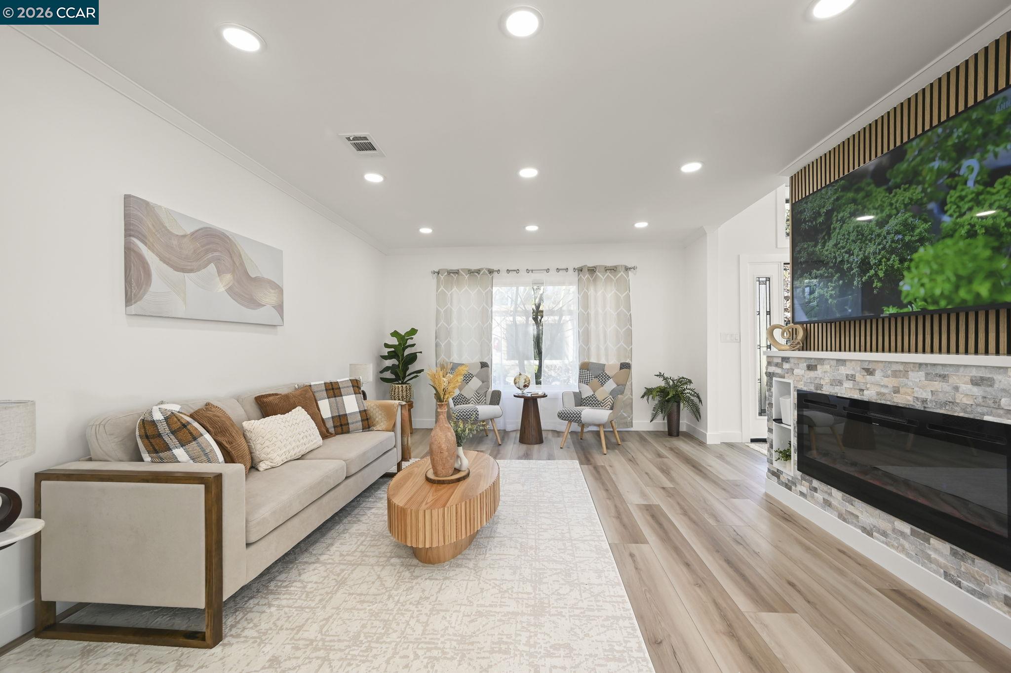 1129 Leisure Lane APT 4