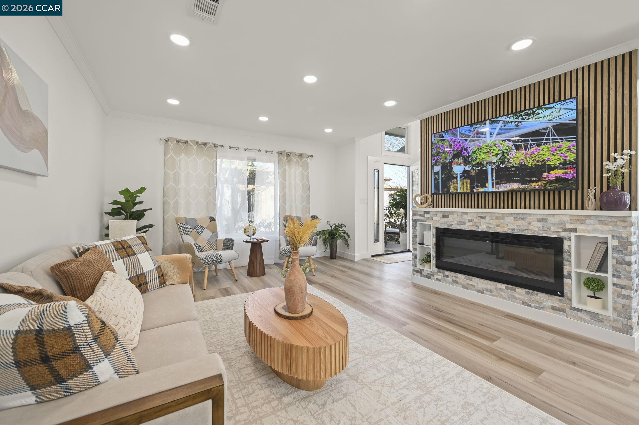 1129 Leisure Lane APT 4