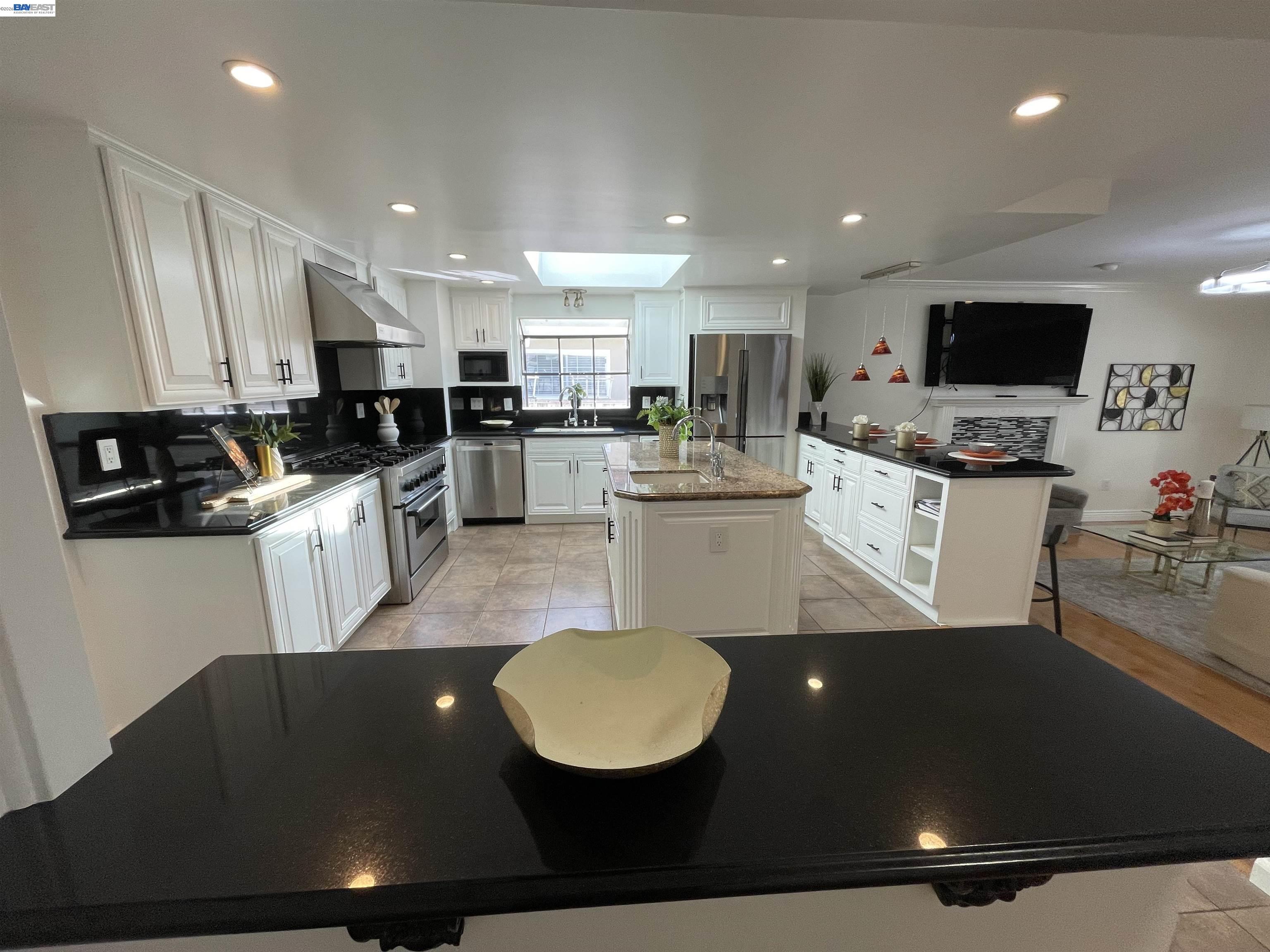 4347 San Juan Ave