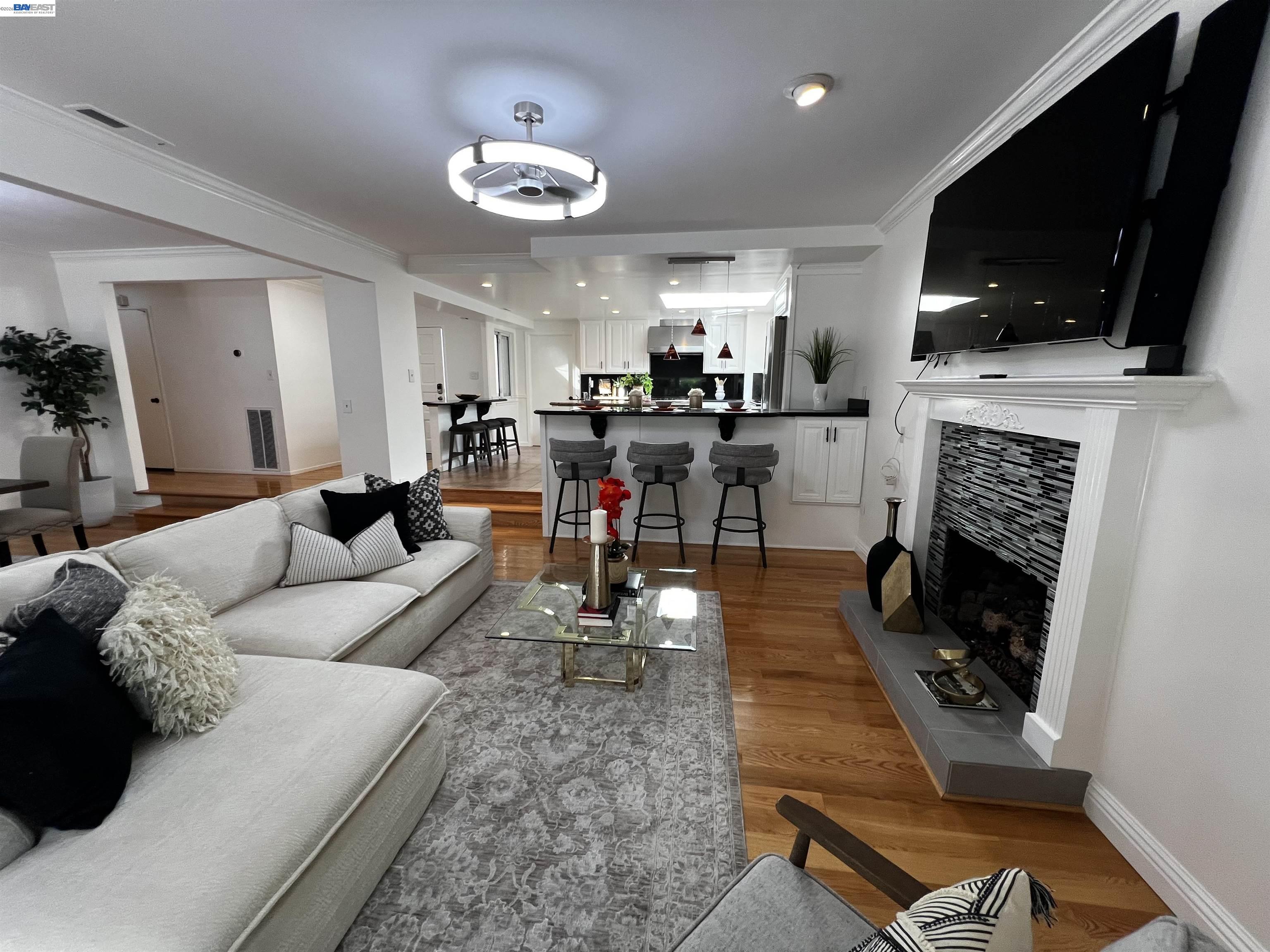 4347 San Juan Ave