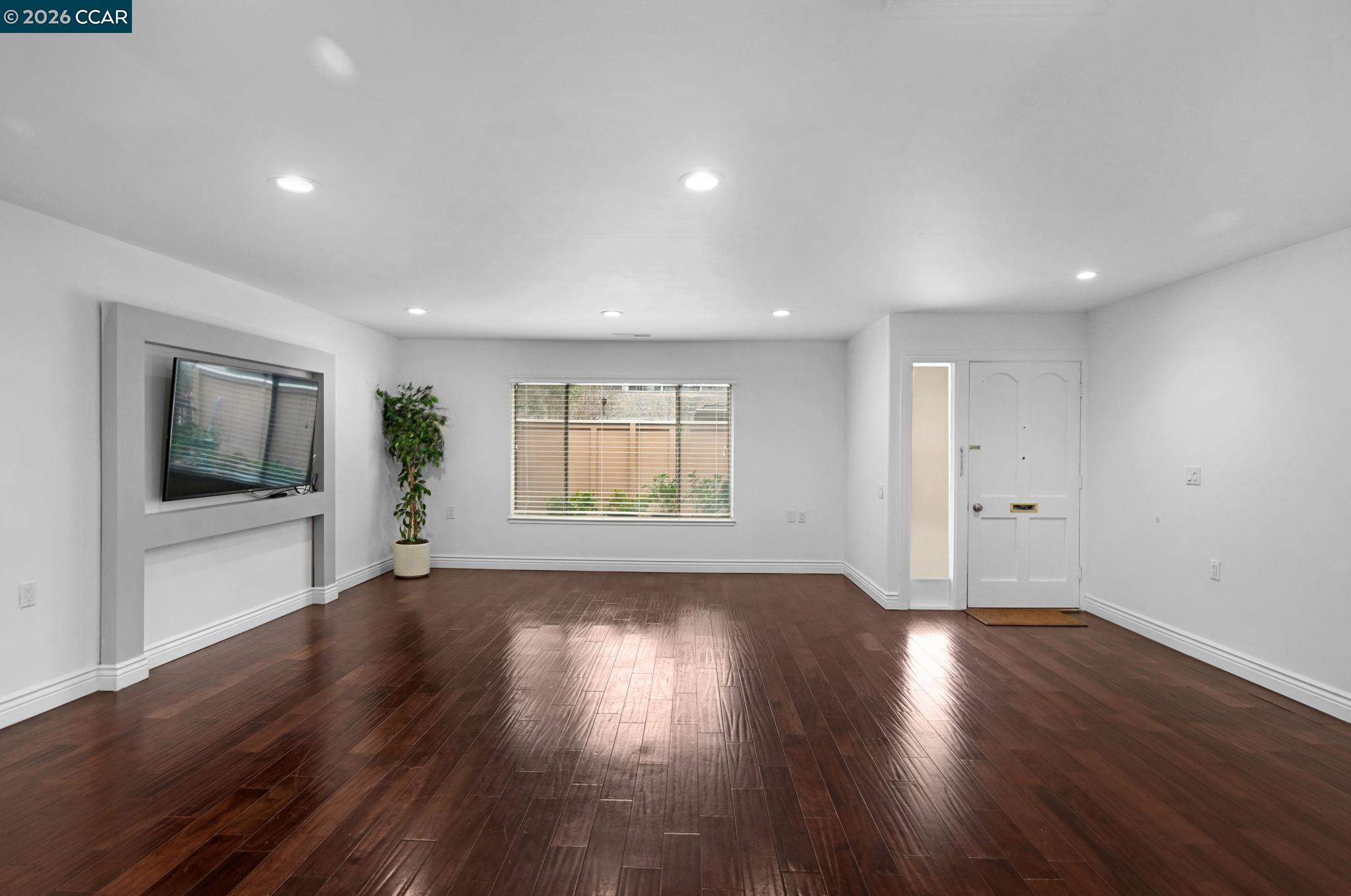 2308 Pine Knoll Dr # 2