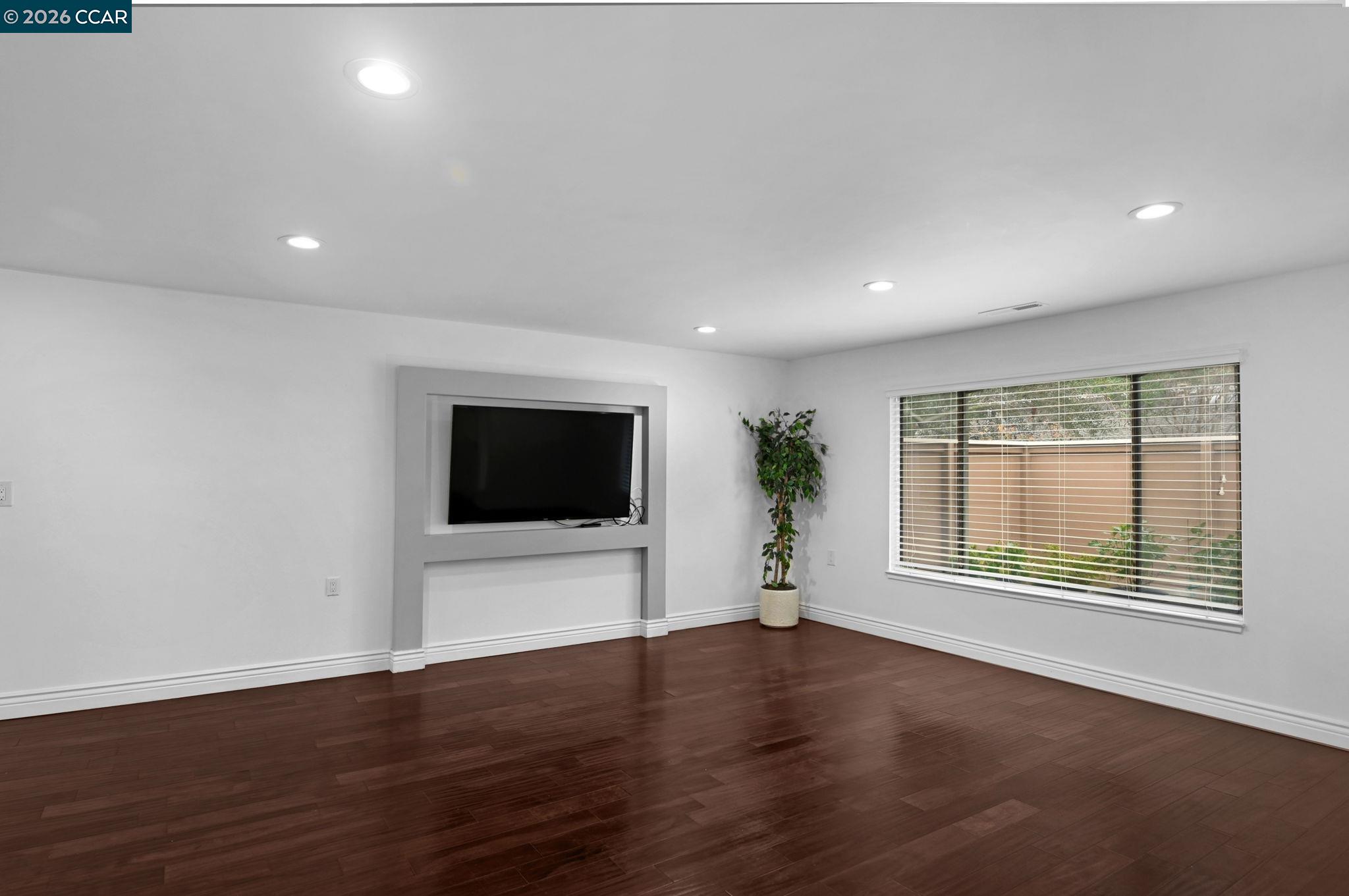 2308 Pine Knoll Dr # 2