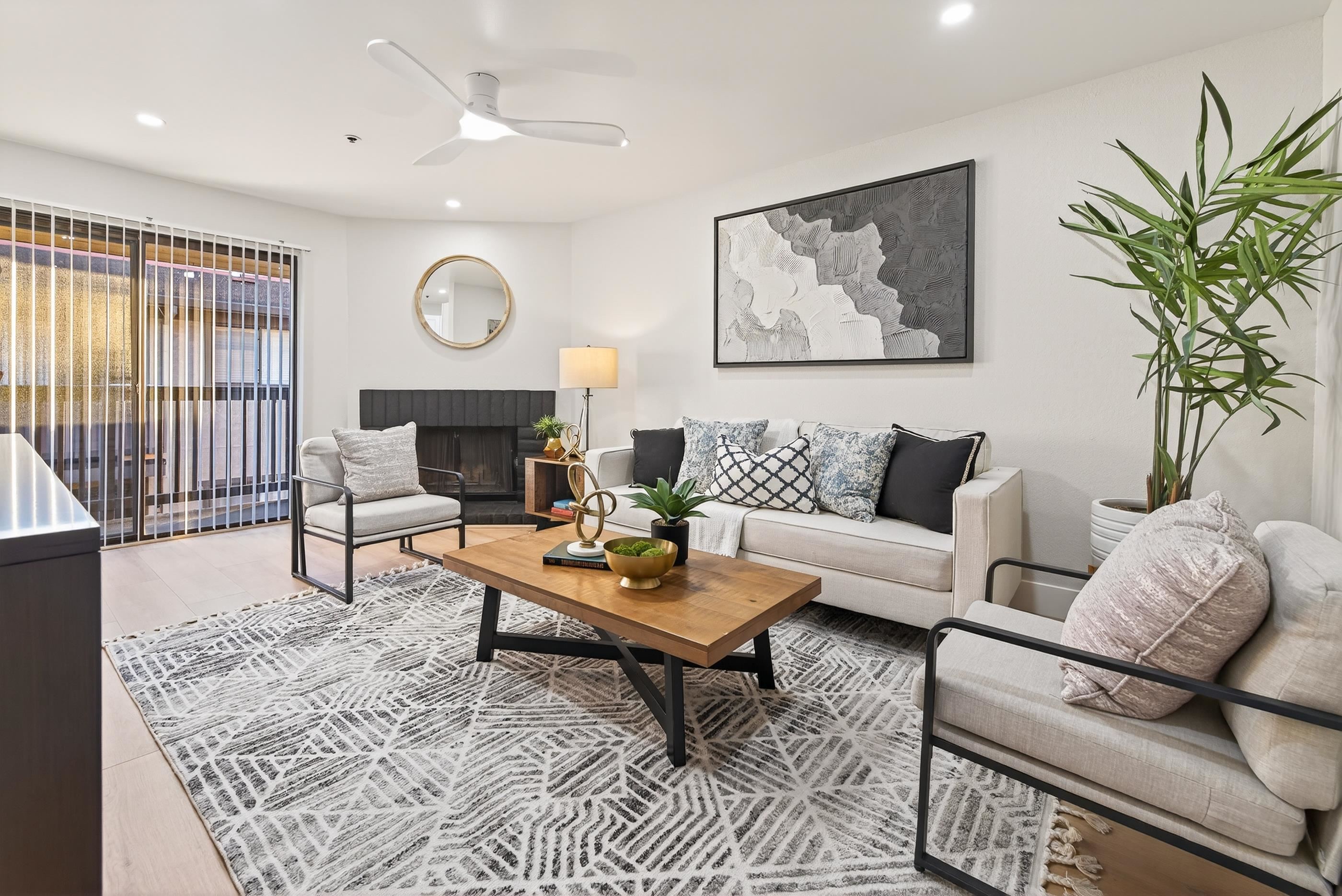 15059 Hesperian Blvd # 34