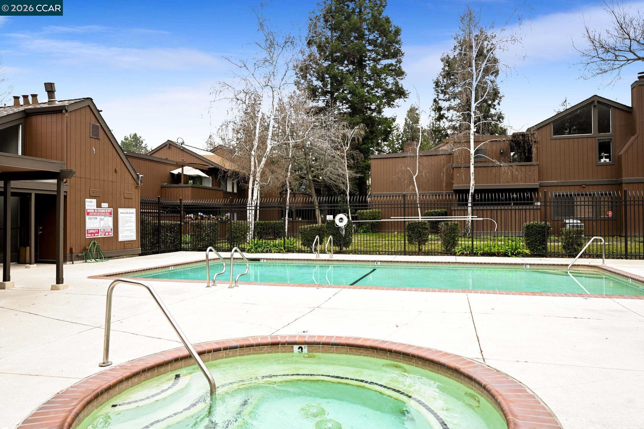 833 Camelback Pl