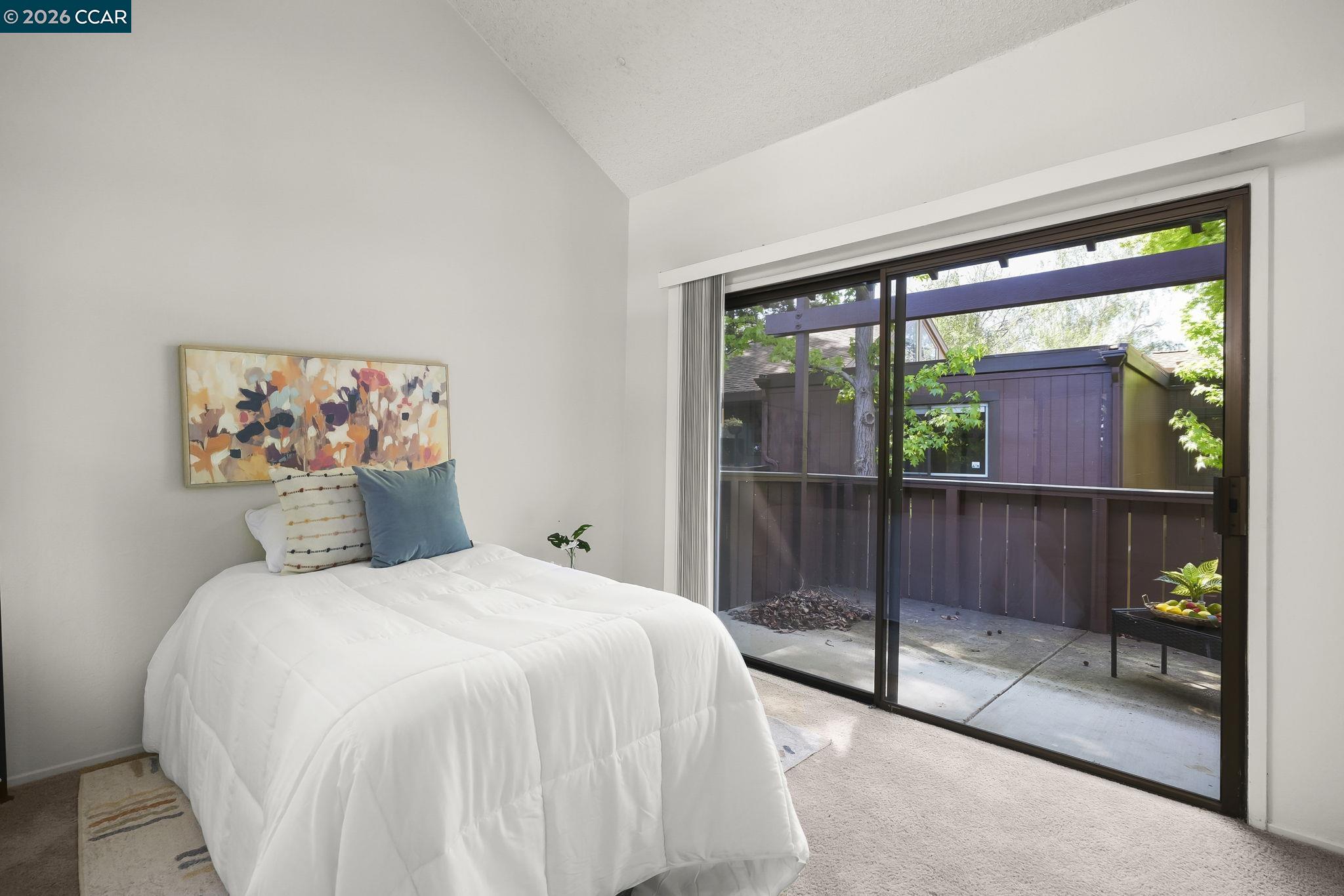 833 Camelback Pl