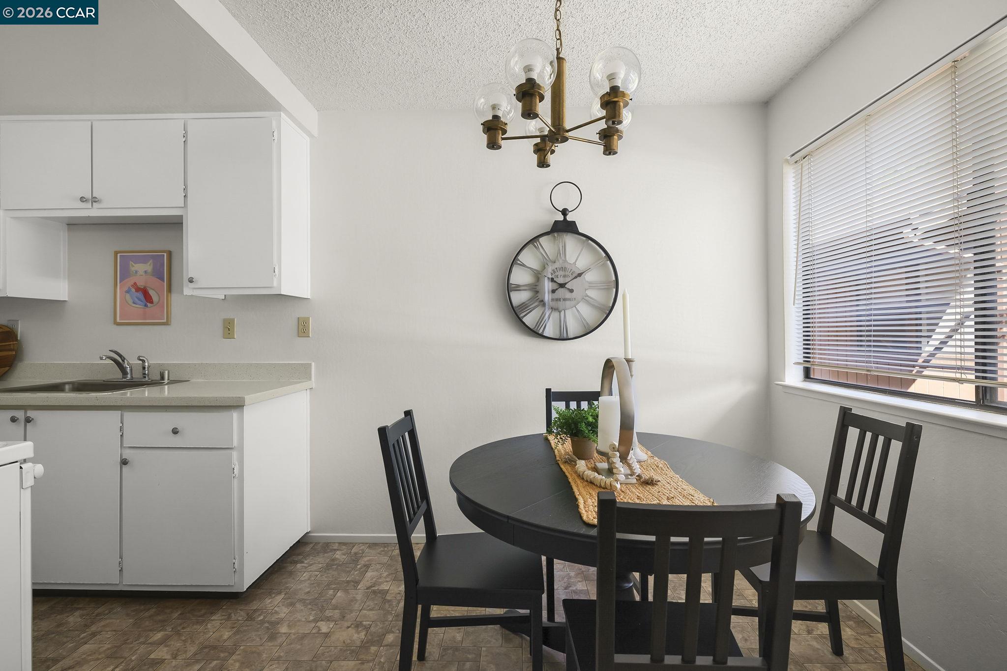 833 Camelback Pl