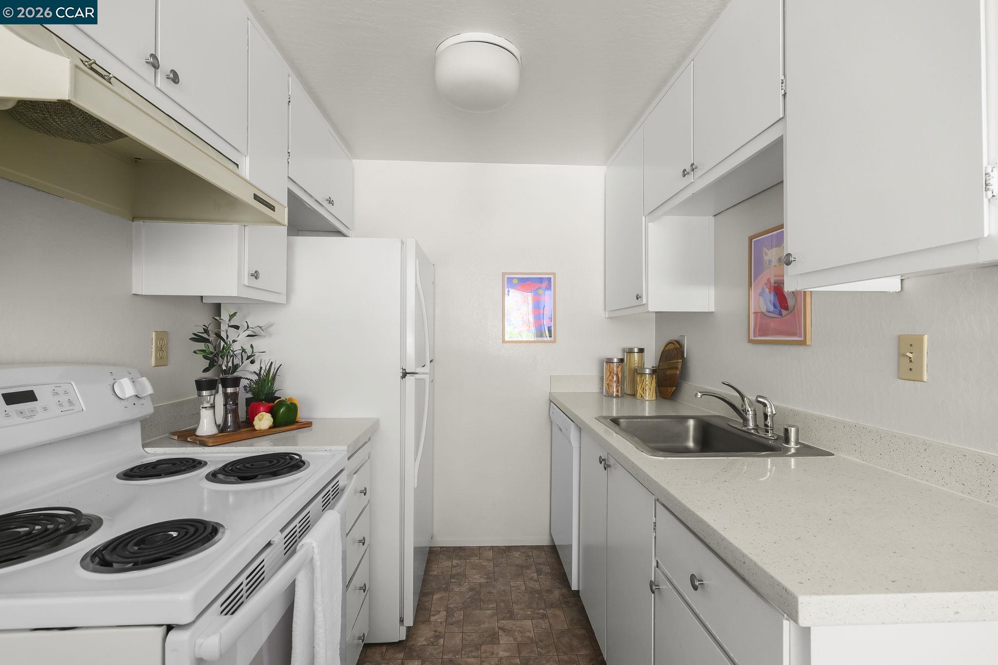 833 Camelback Pl