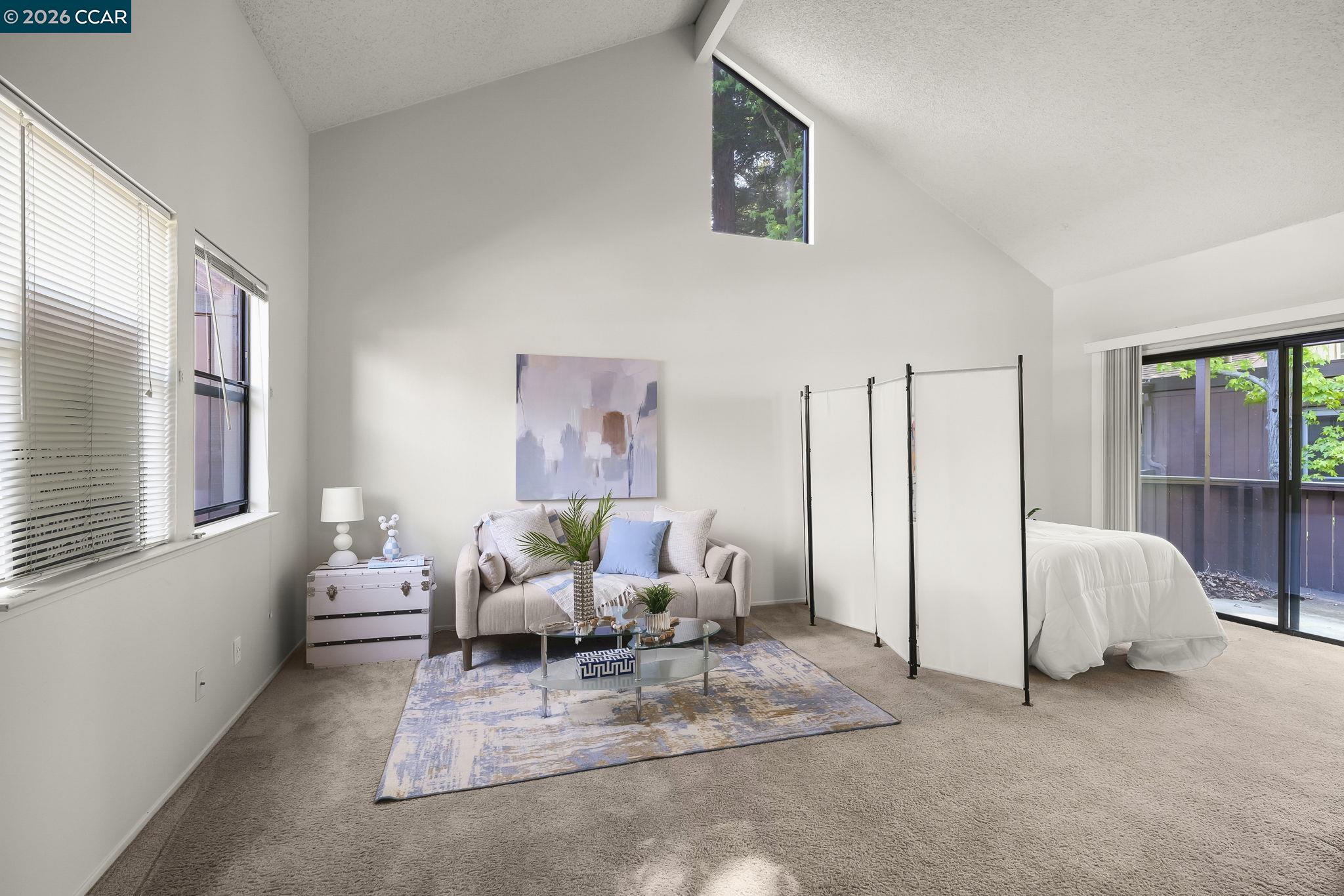 833 Camelback Pl