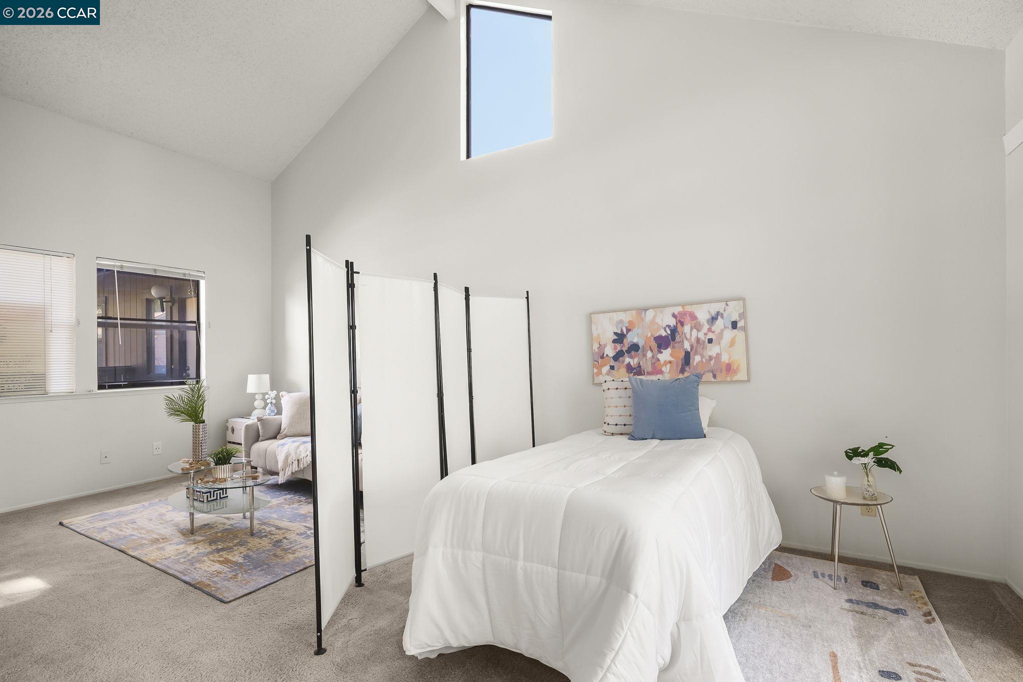 833 Camelback Pl