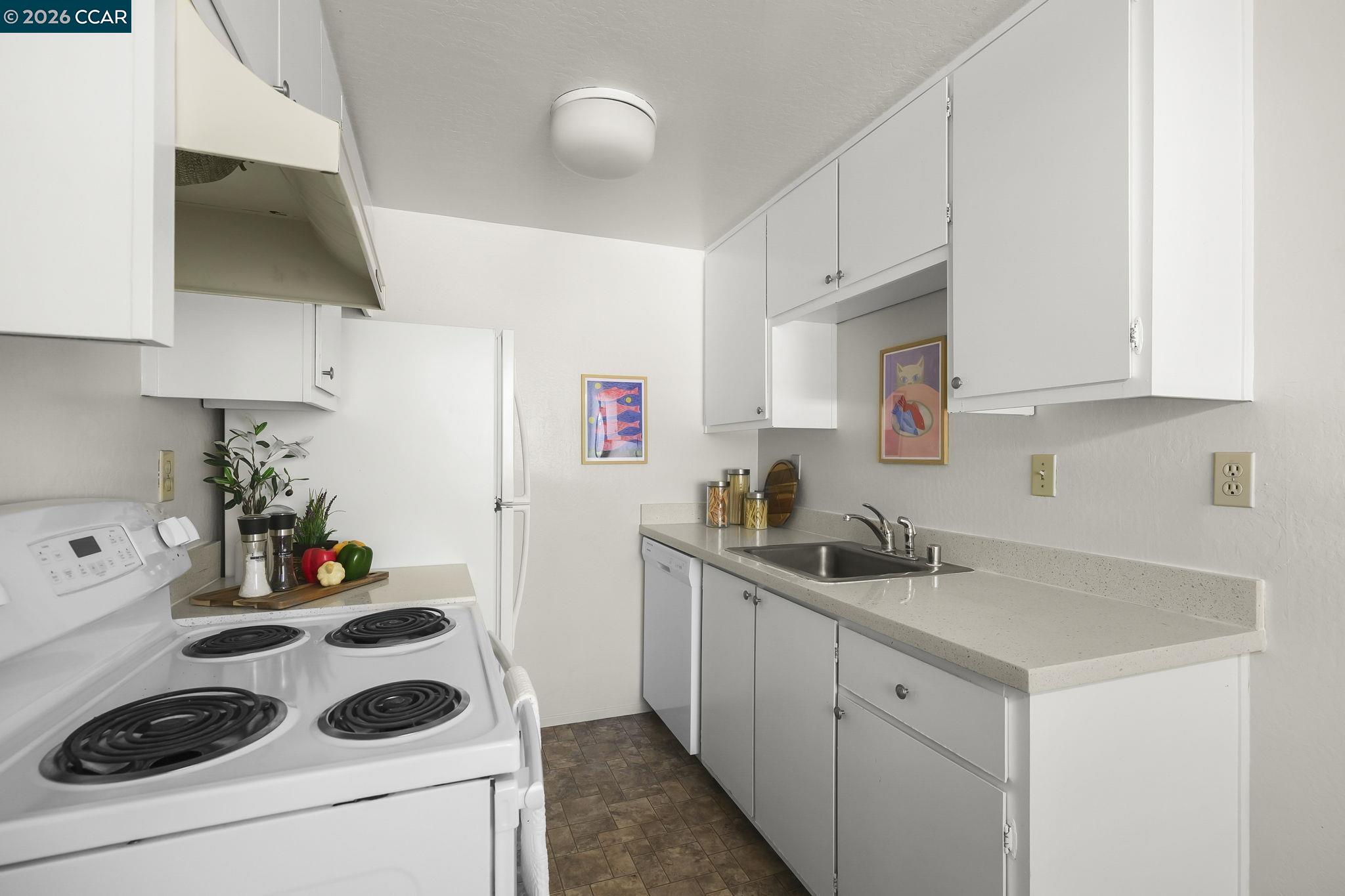 833 Camelback Pl