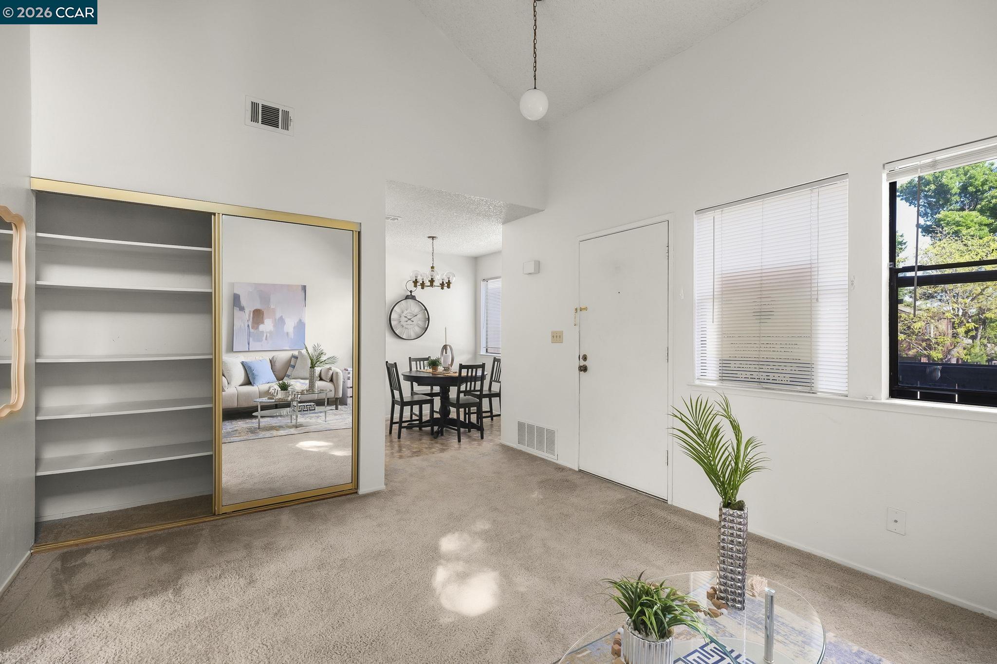 833 Camelback Pl