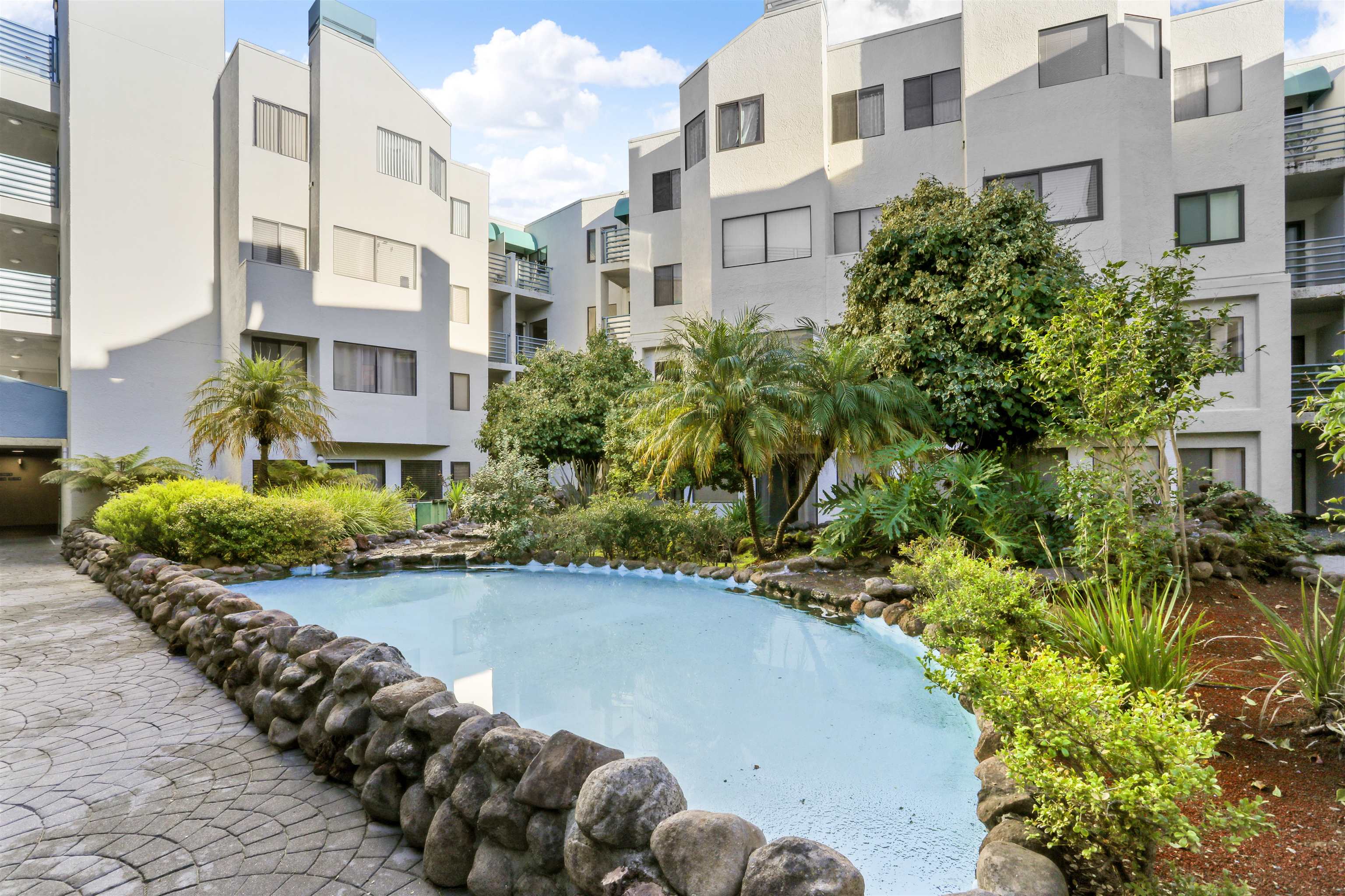 320 Peninsula Ave # 107