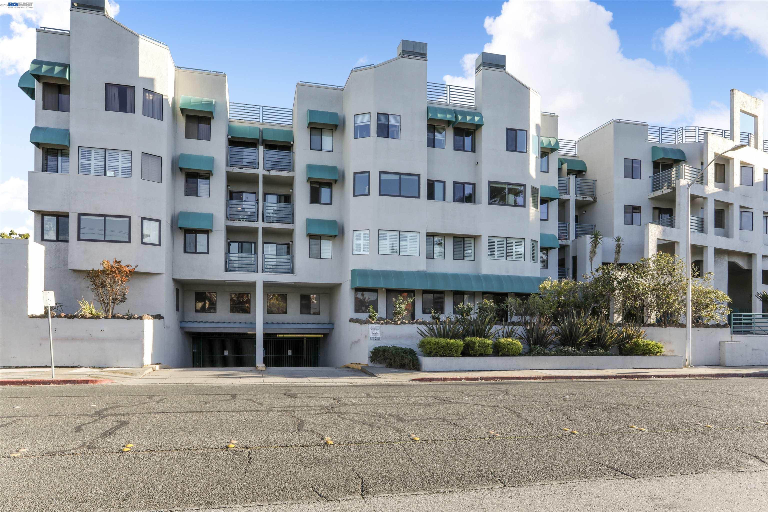 320 Peninsula Ave # 107