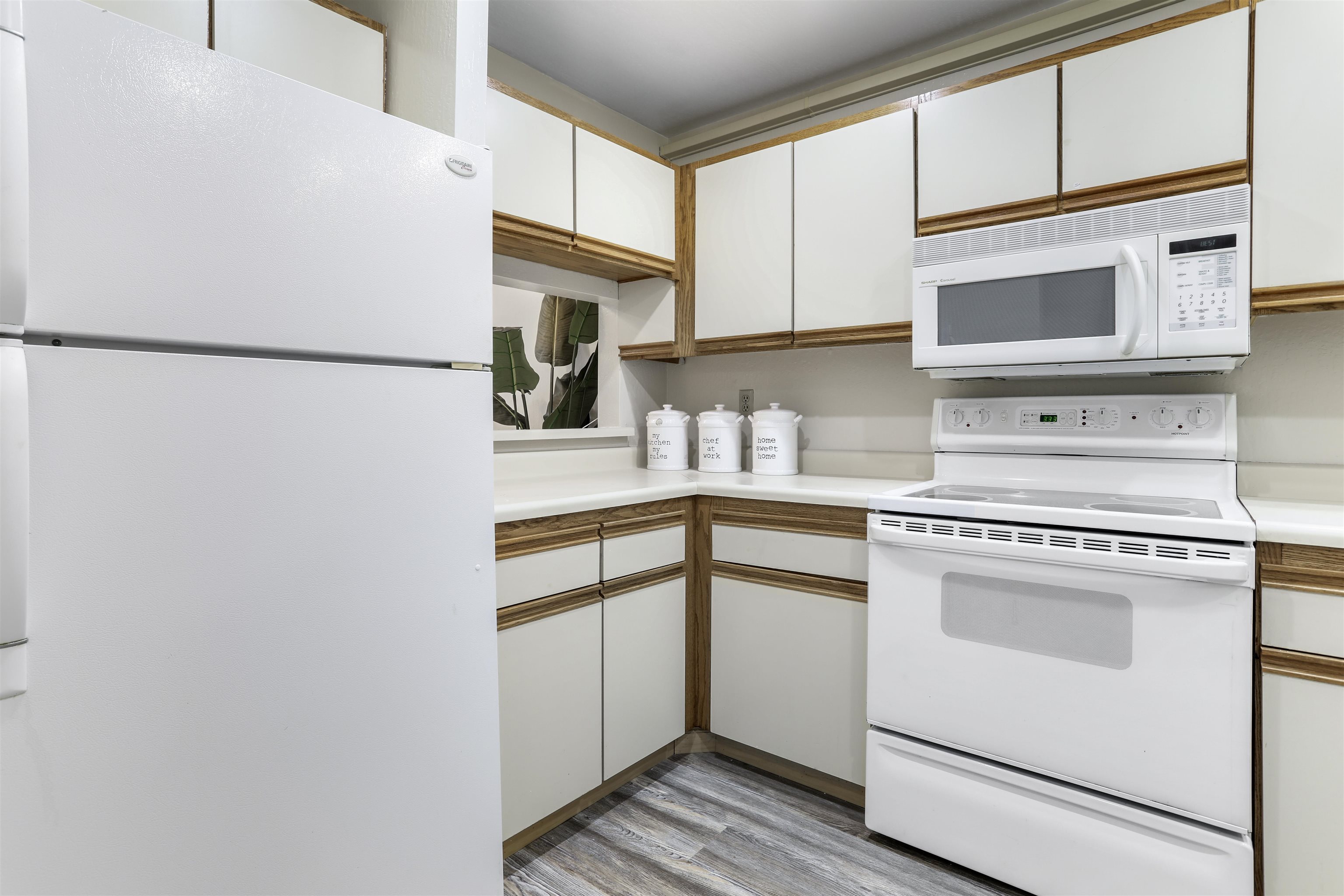 320 Peninsula Ave # 107