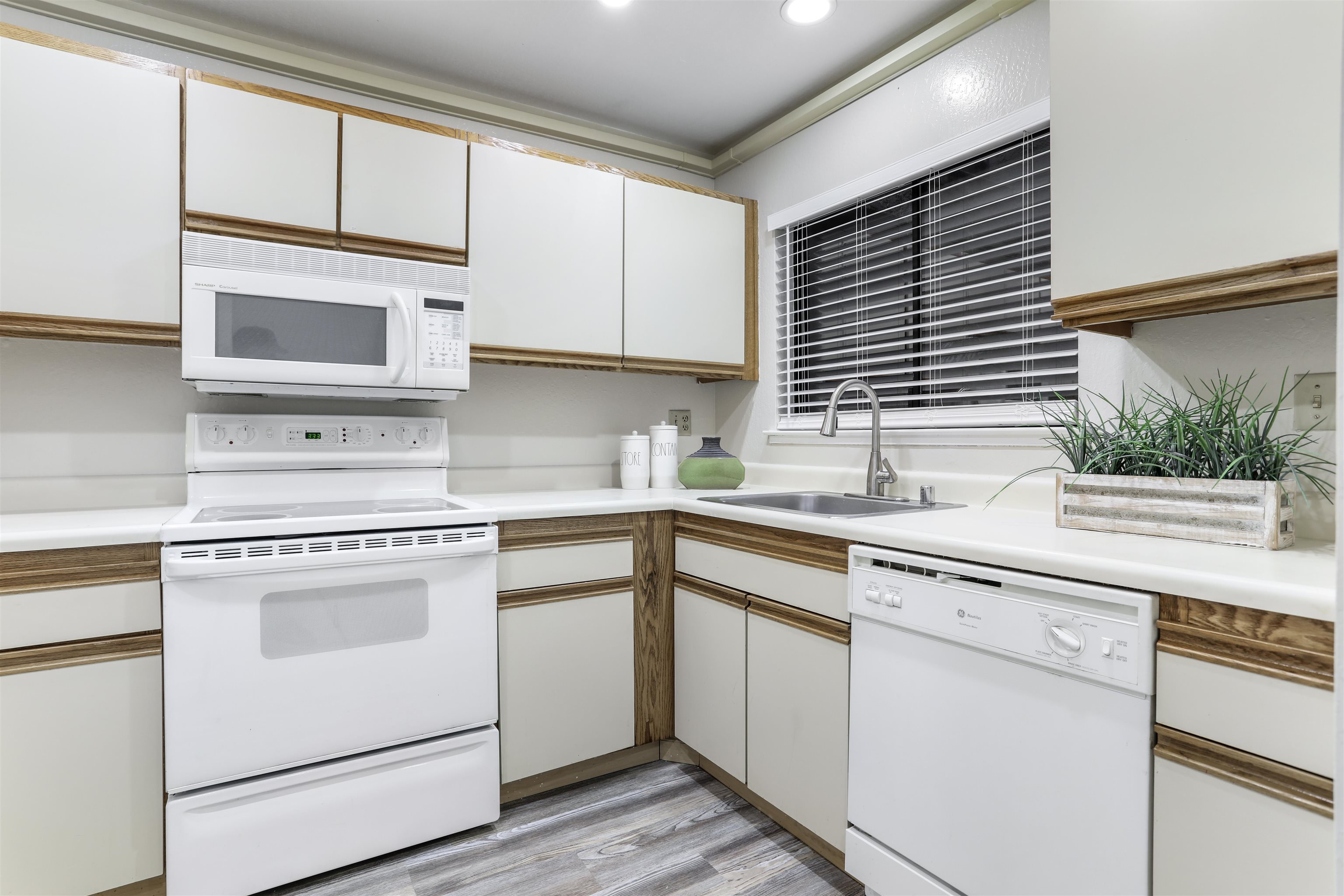 320 Peninsula Ave # 107