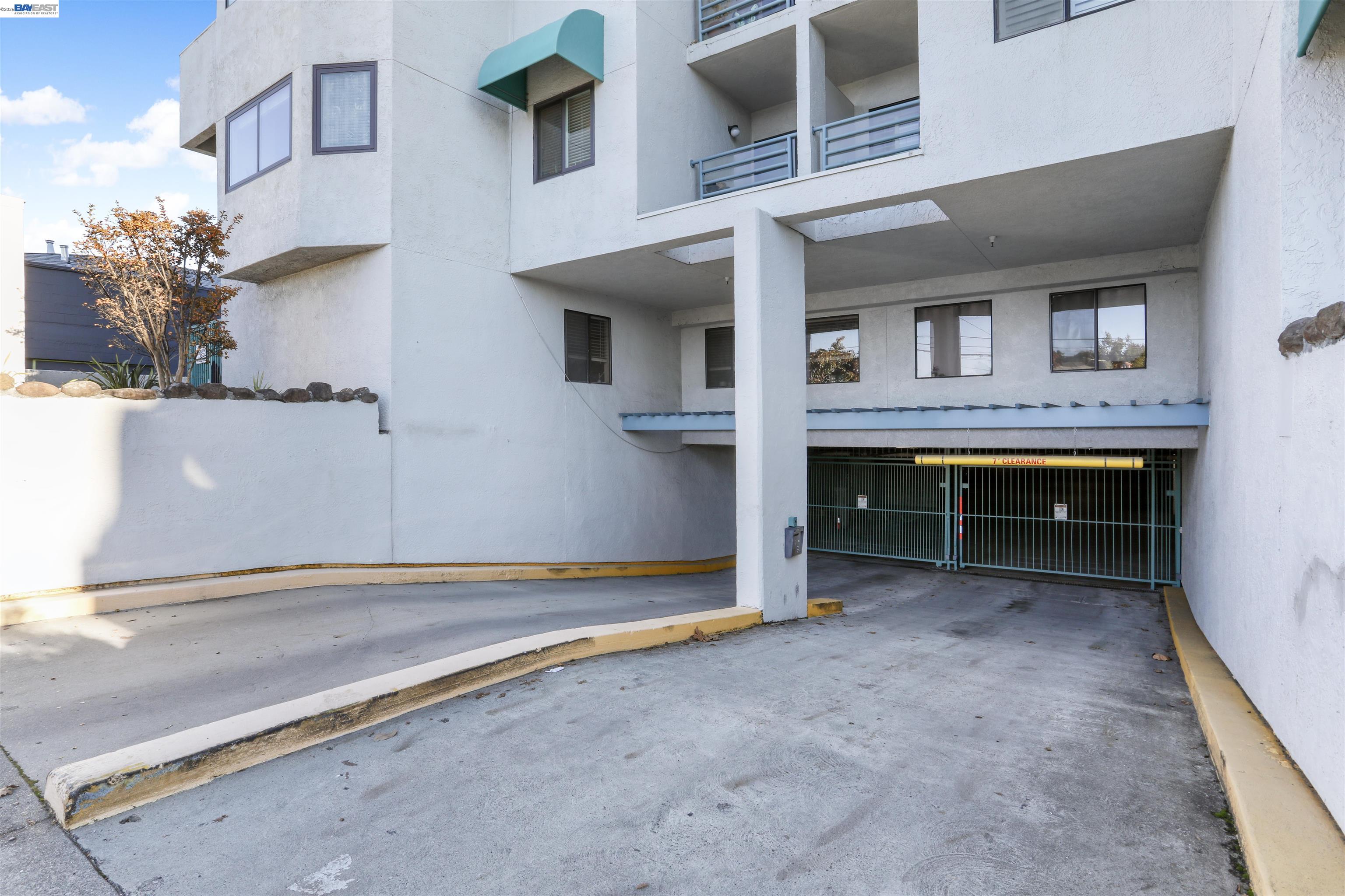 320 Peninsula Ave # 107