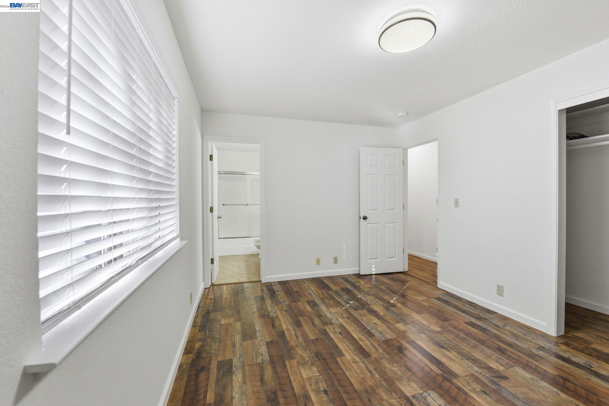 27701 Evelyn Ct