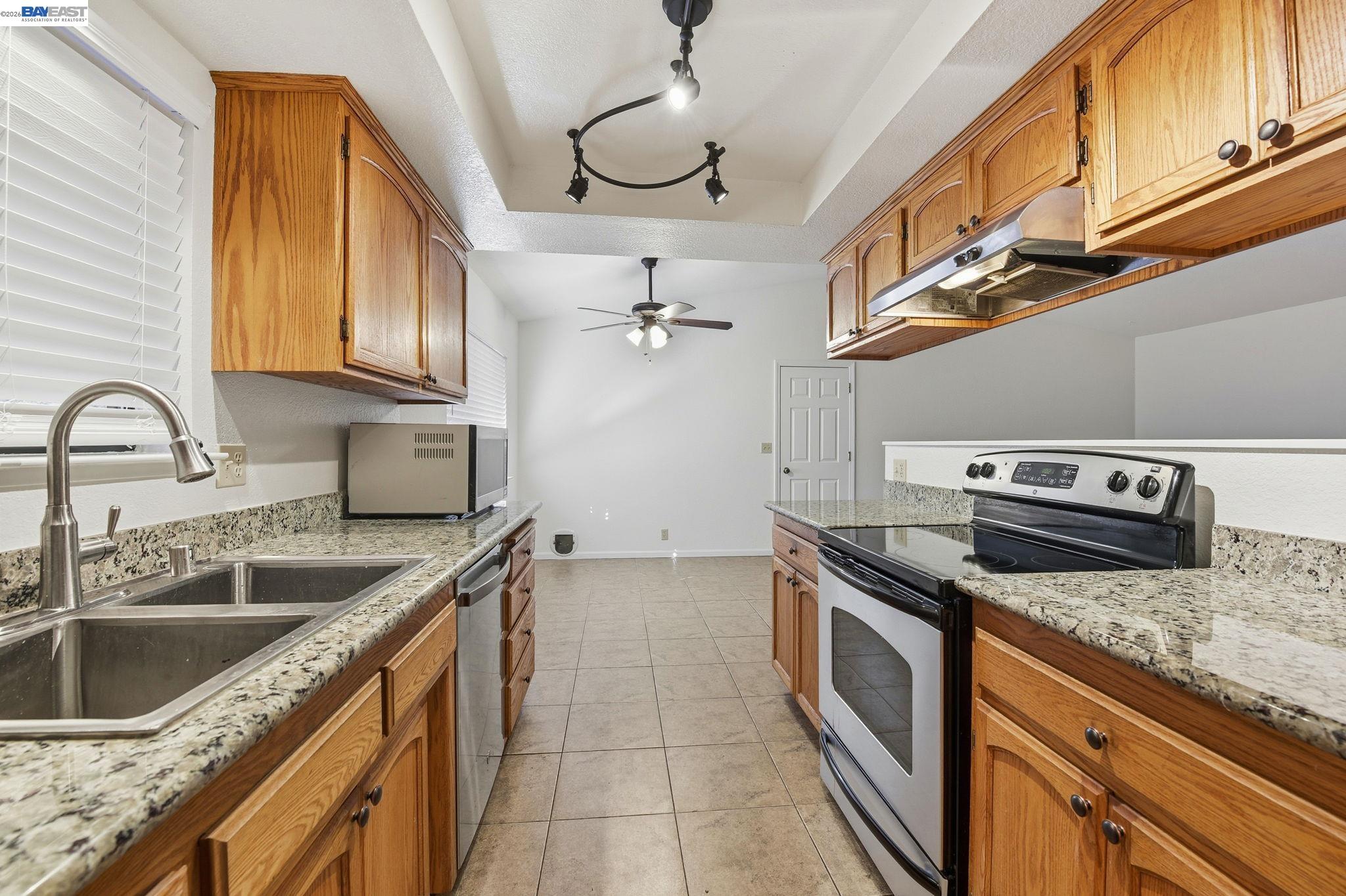 27701 Evelyn Ct