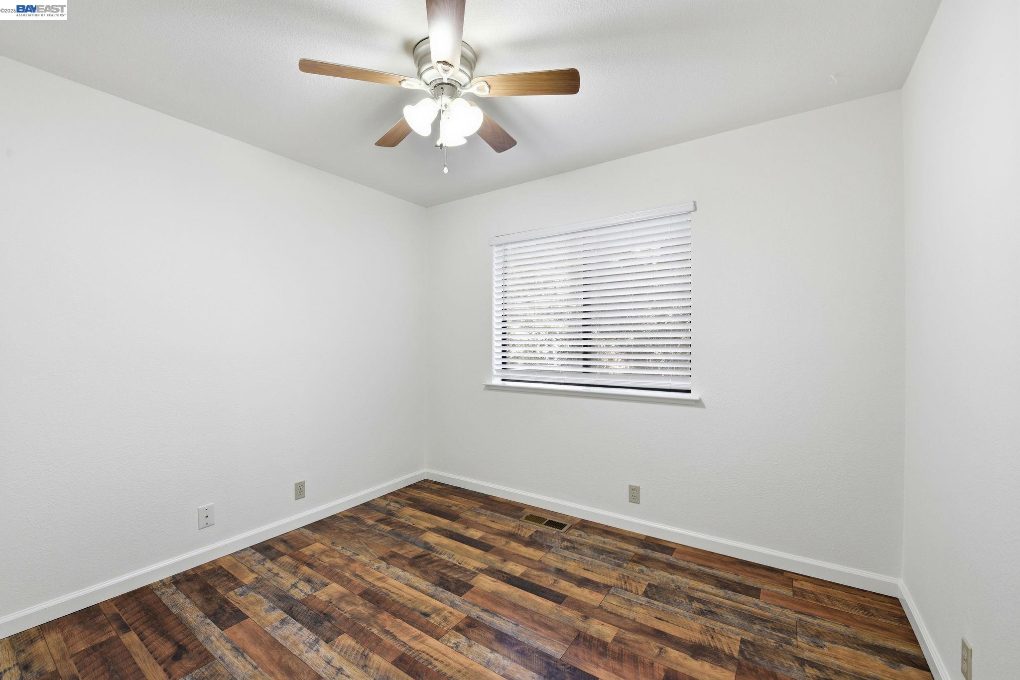 27701 Evelyn Ct