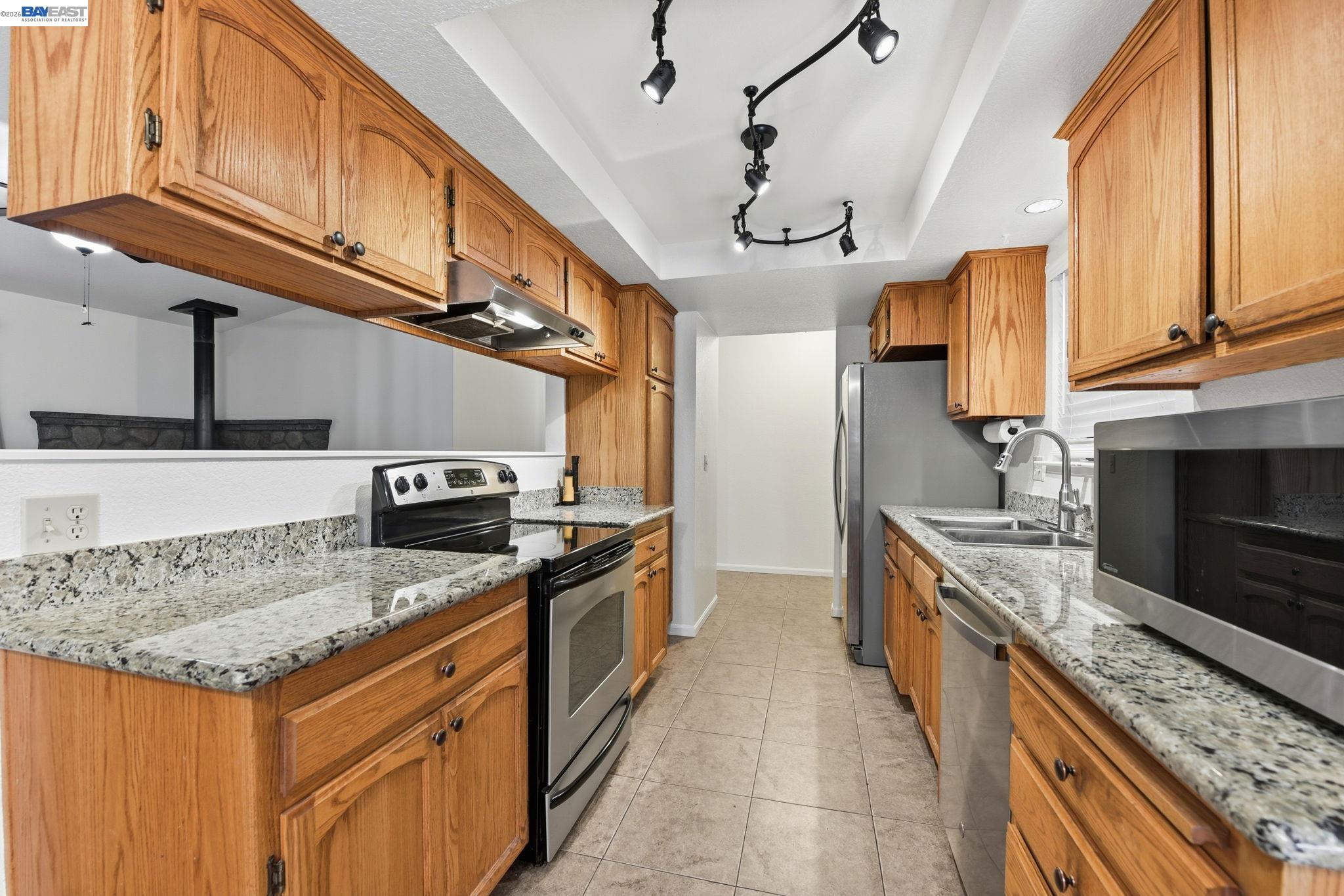 27701 Evelyn Ct