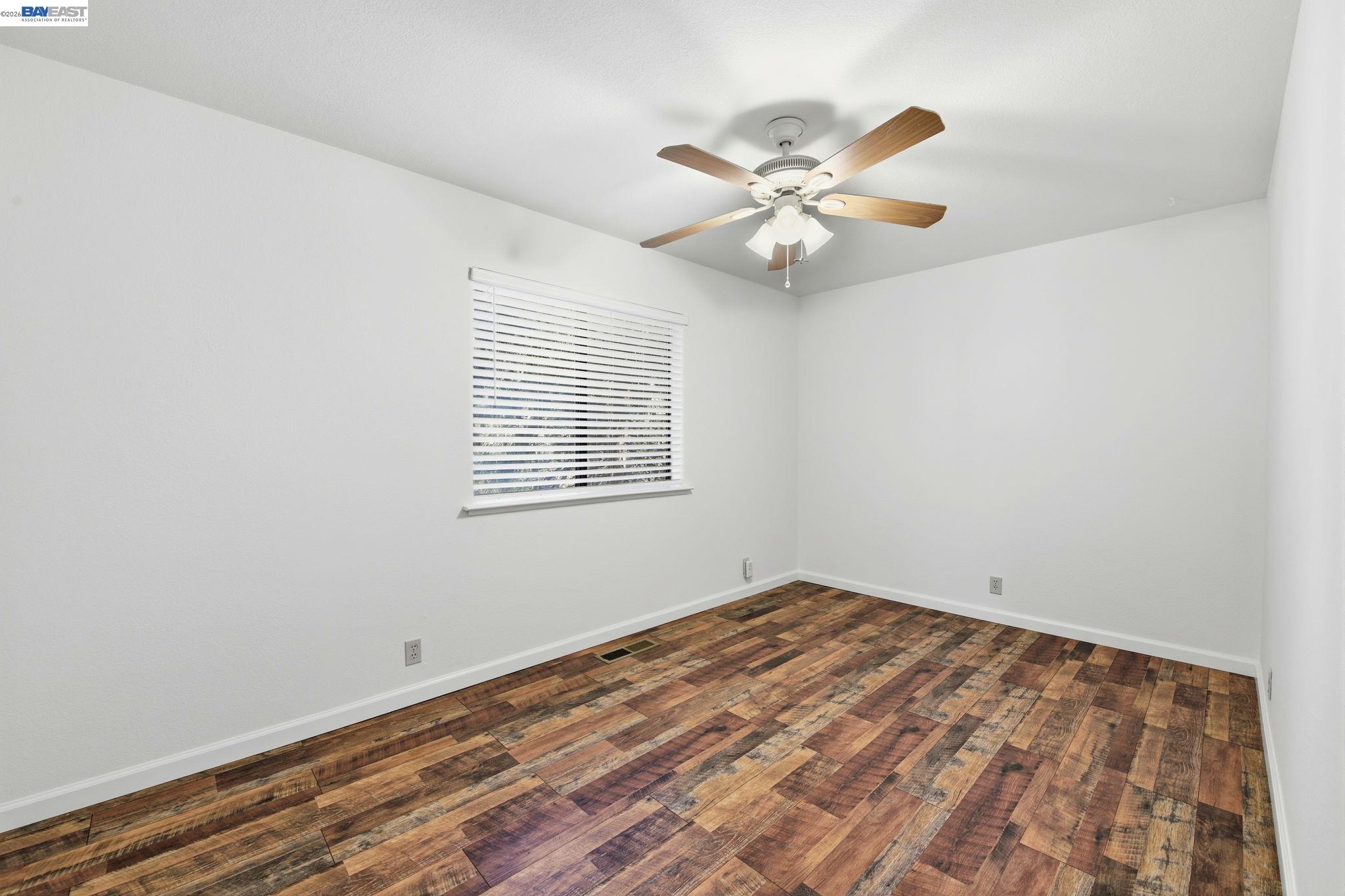 27701 Evelyn Ct