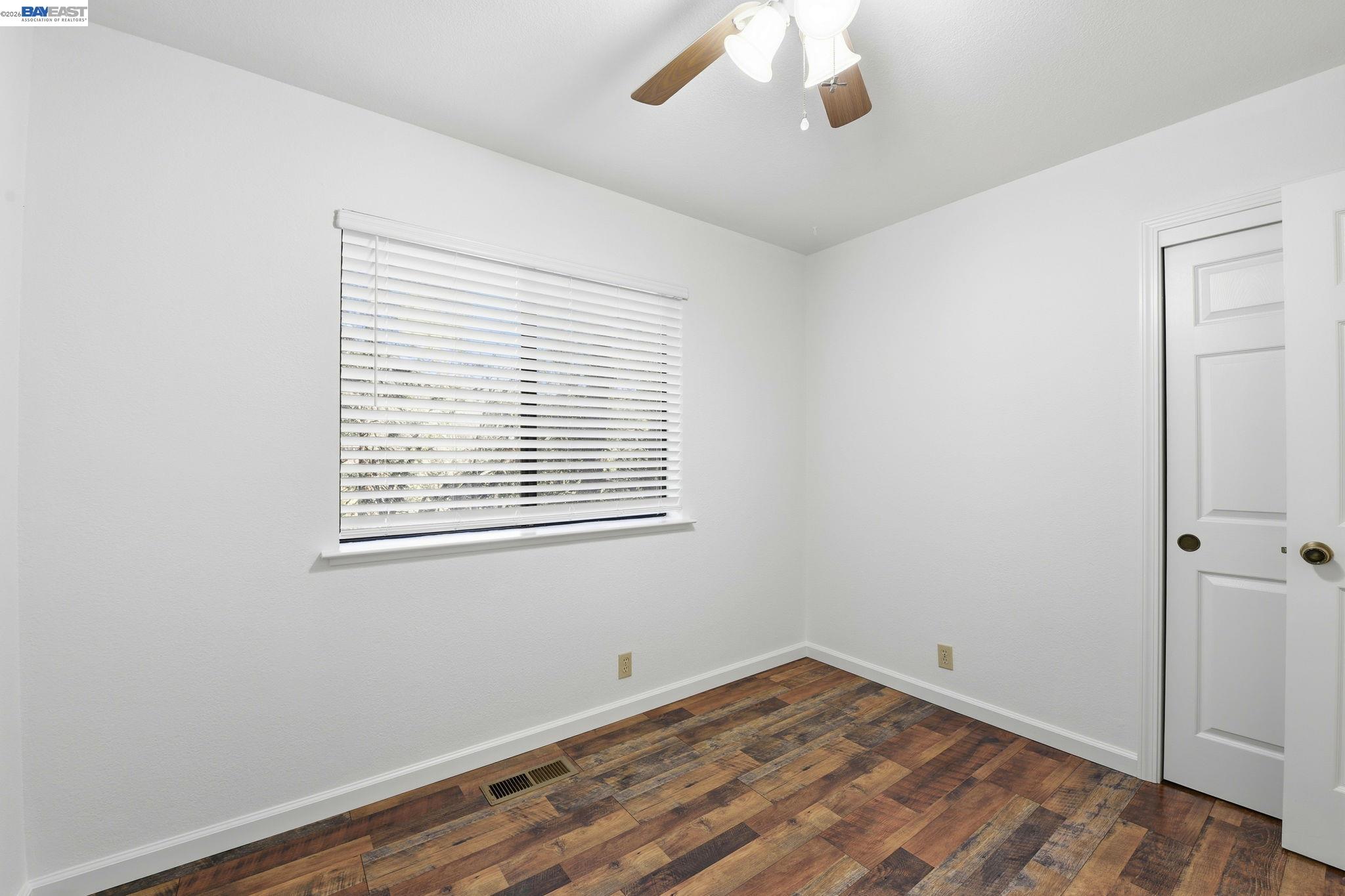 27701 Evelyn Ct