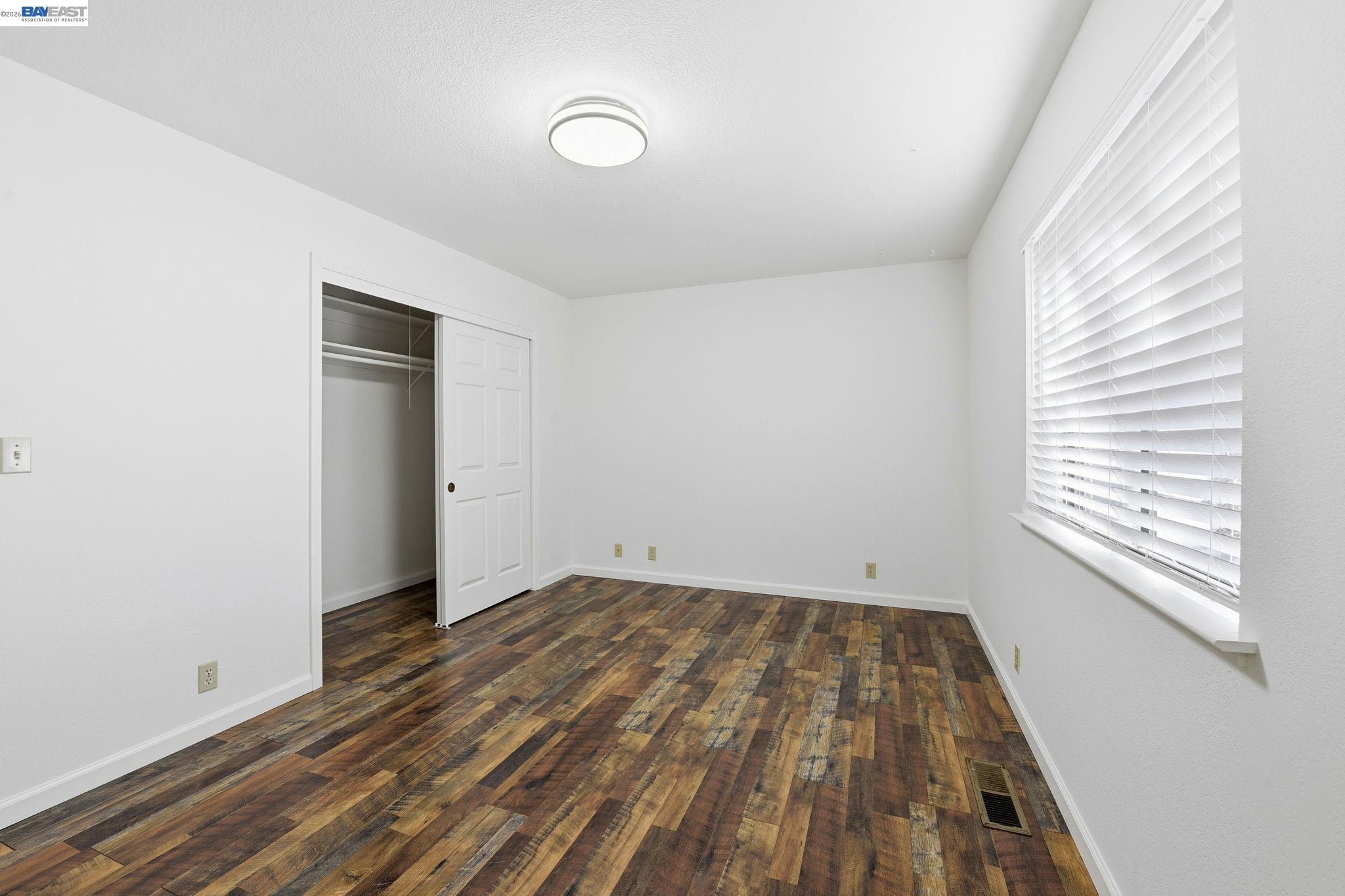 27701 Evelyn Ct