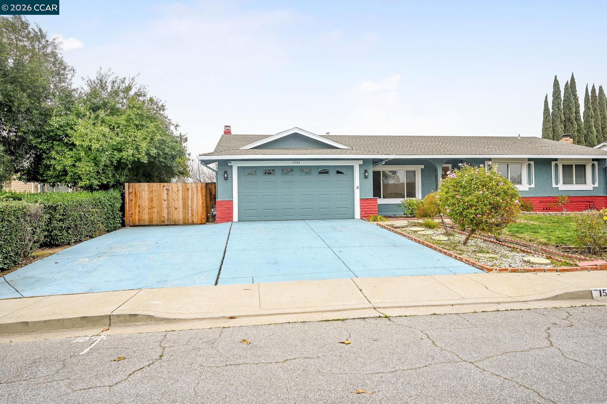 1593 Norine Dr