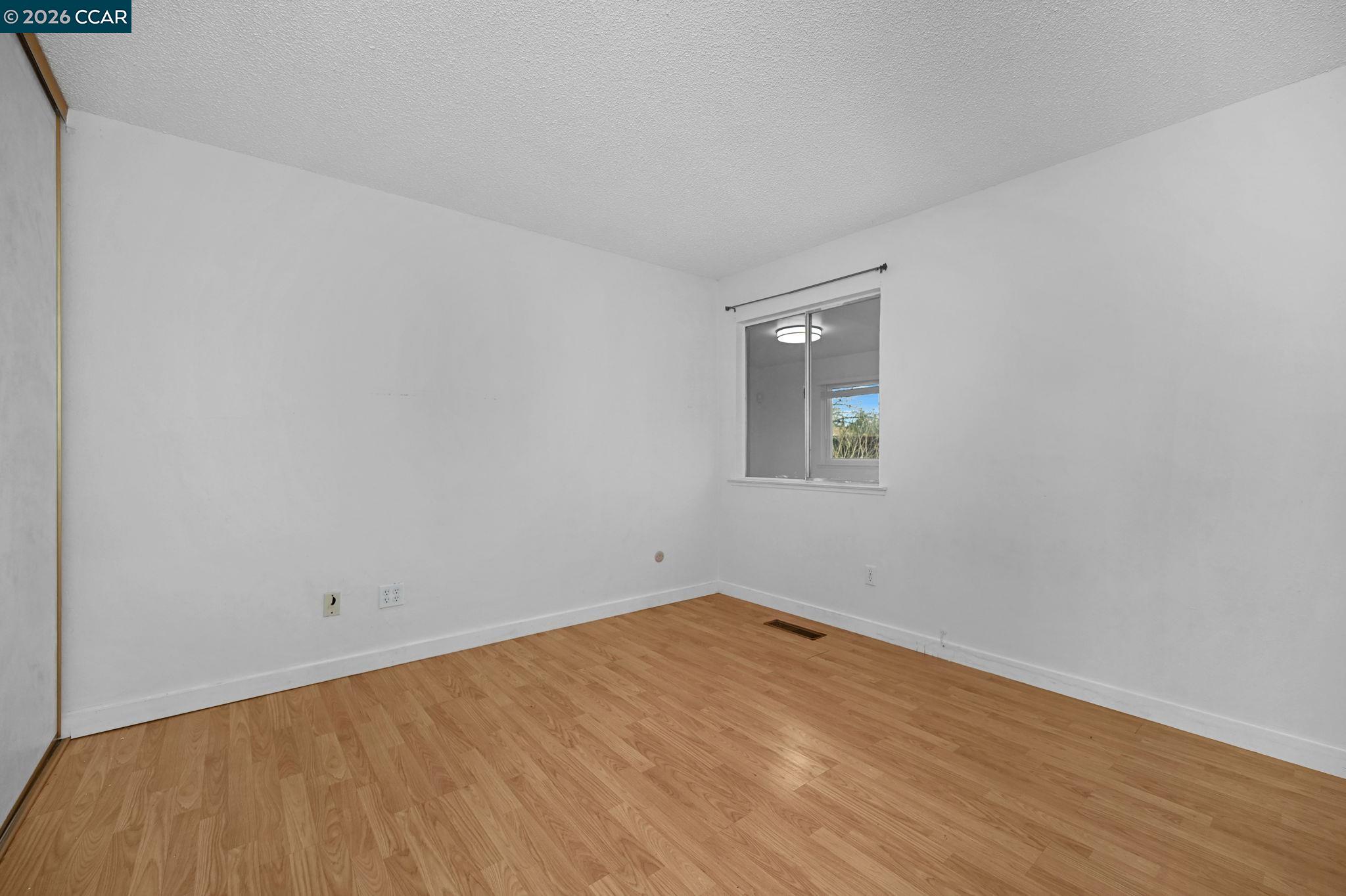 1593 Norine Dr