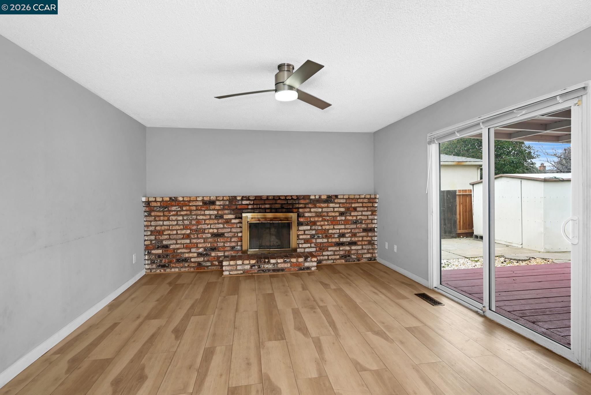 1593 Norine Dr