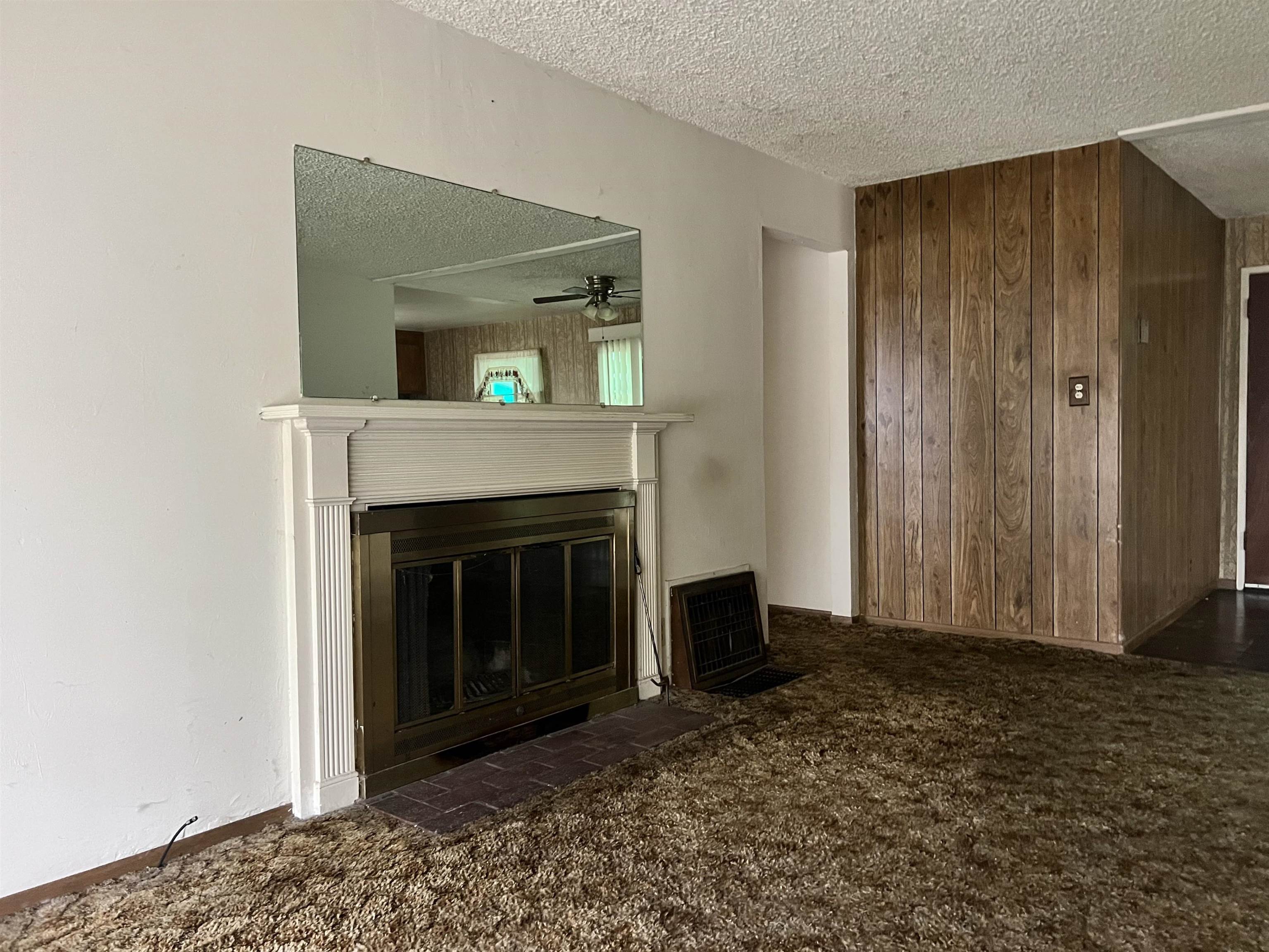 745 Hacienda Ave